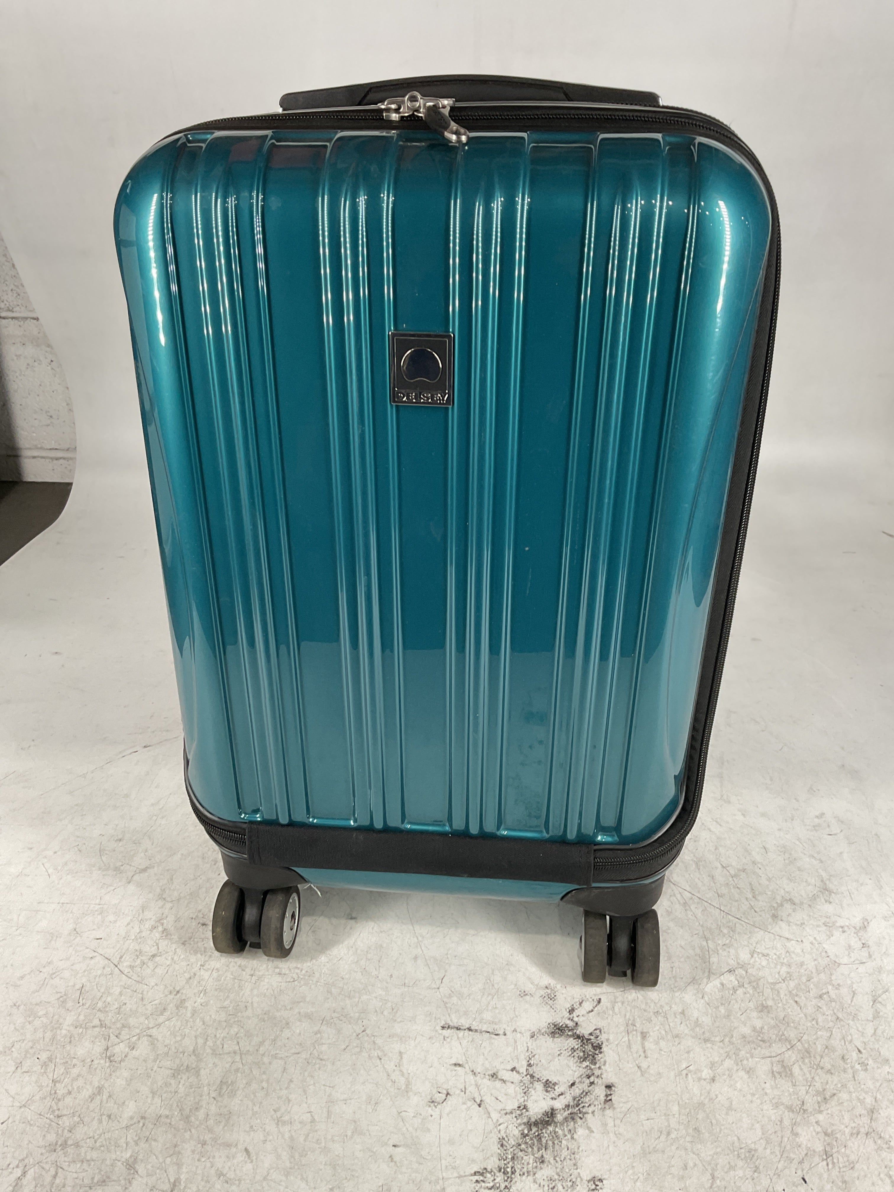 DELSEY Paris Helium Aero Hardside Expandable Luggage with Spinner Wheels U4