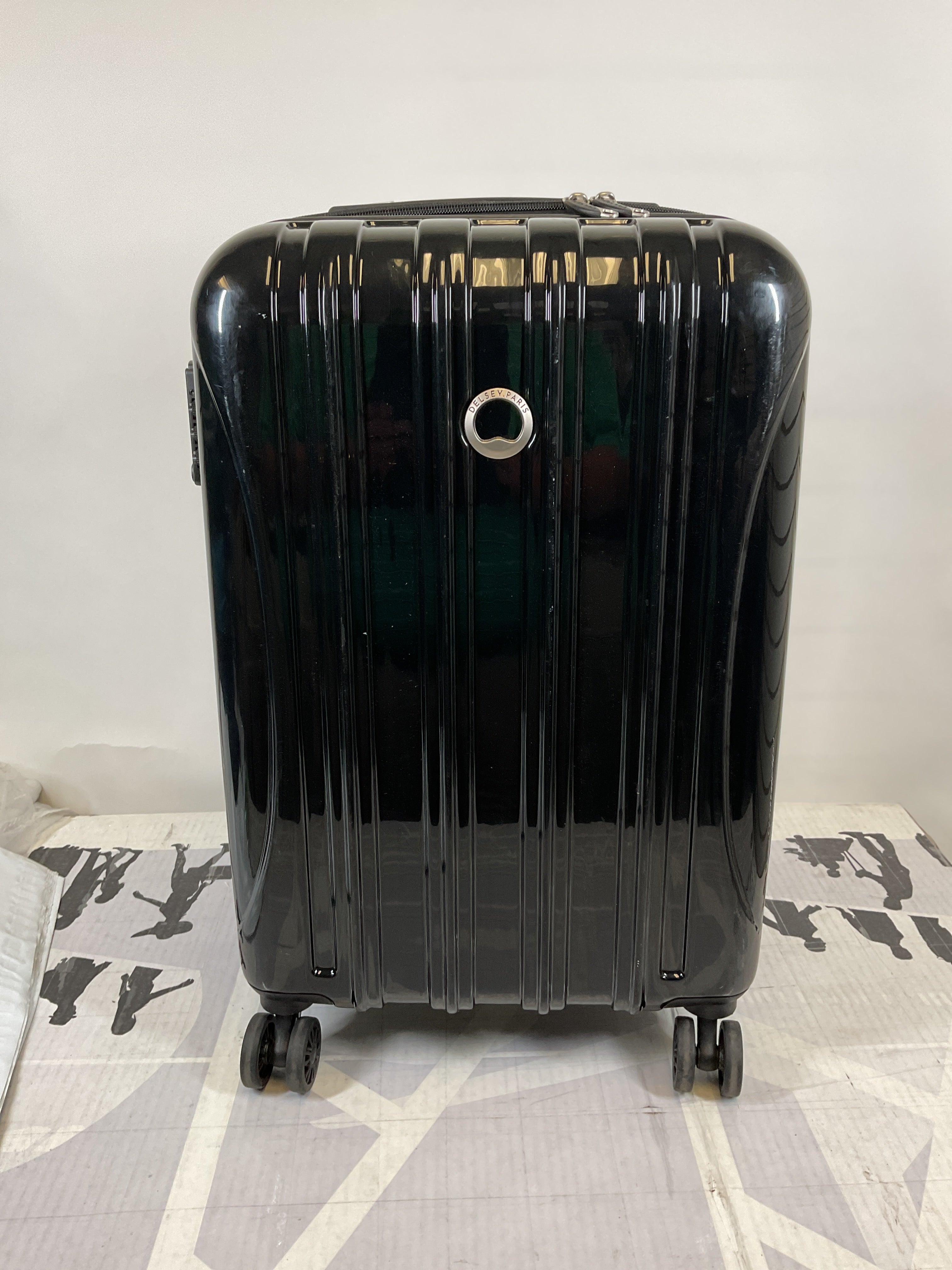 DELSEY Paris Helium Aero Hardside Expandable Luggage with Spinner Wheels ( Black , Carry-On 21 Inch ) Black Carry On 21 Inch U28