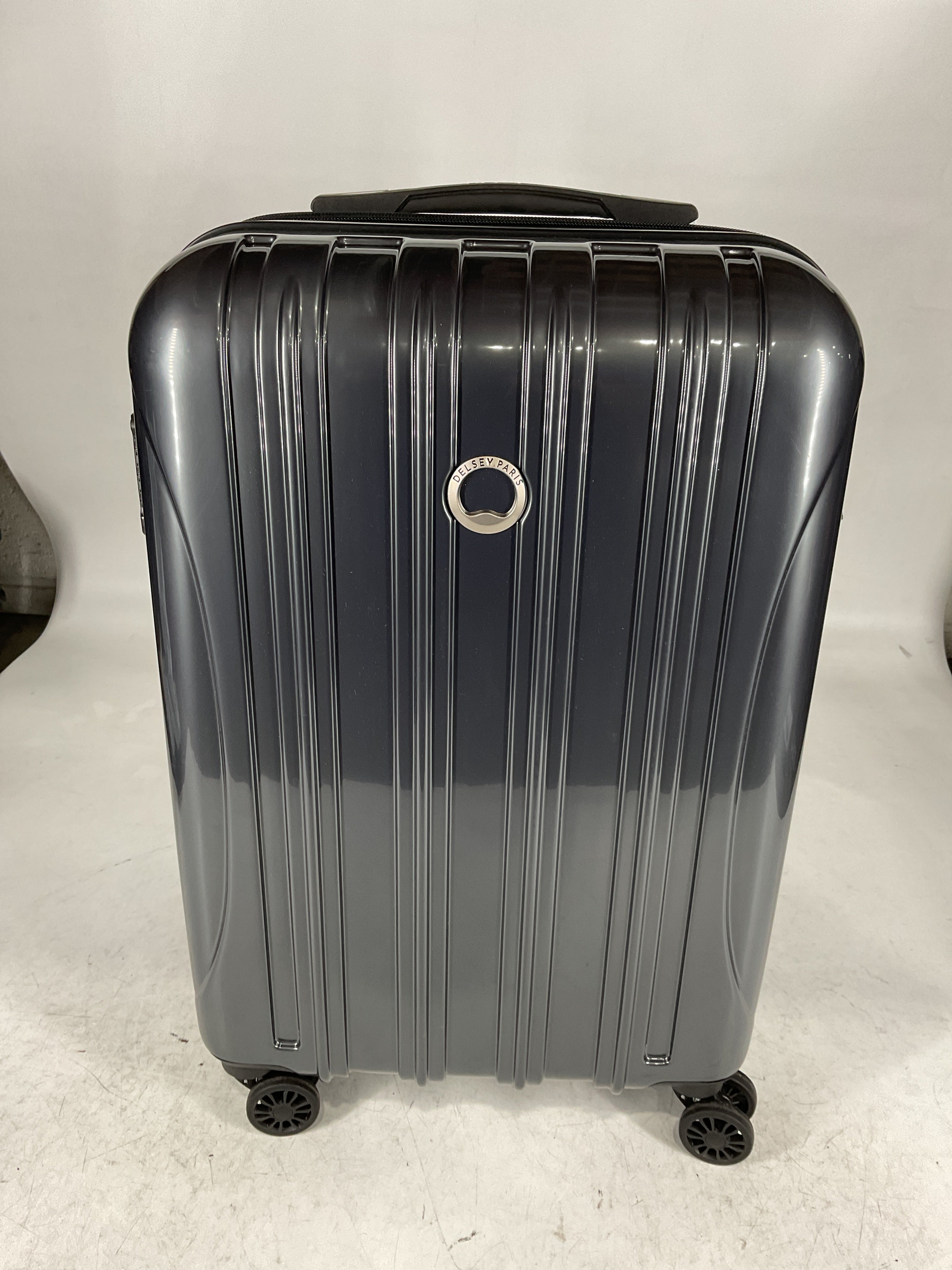 DELSEY Paris Helium Aero Hardside Expandable Luggage with Spinner Wheels U5