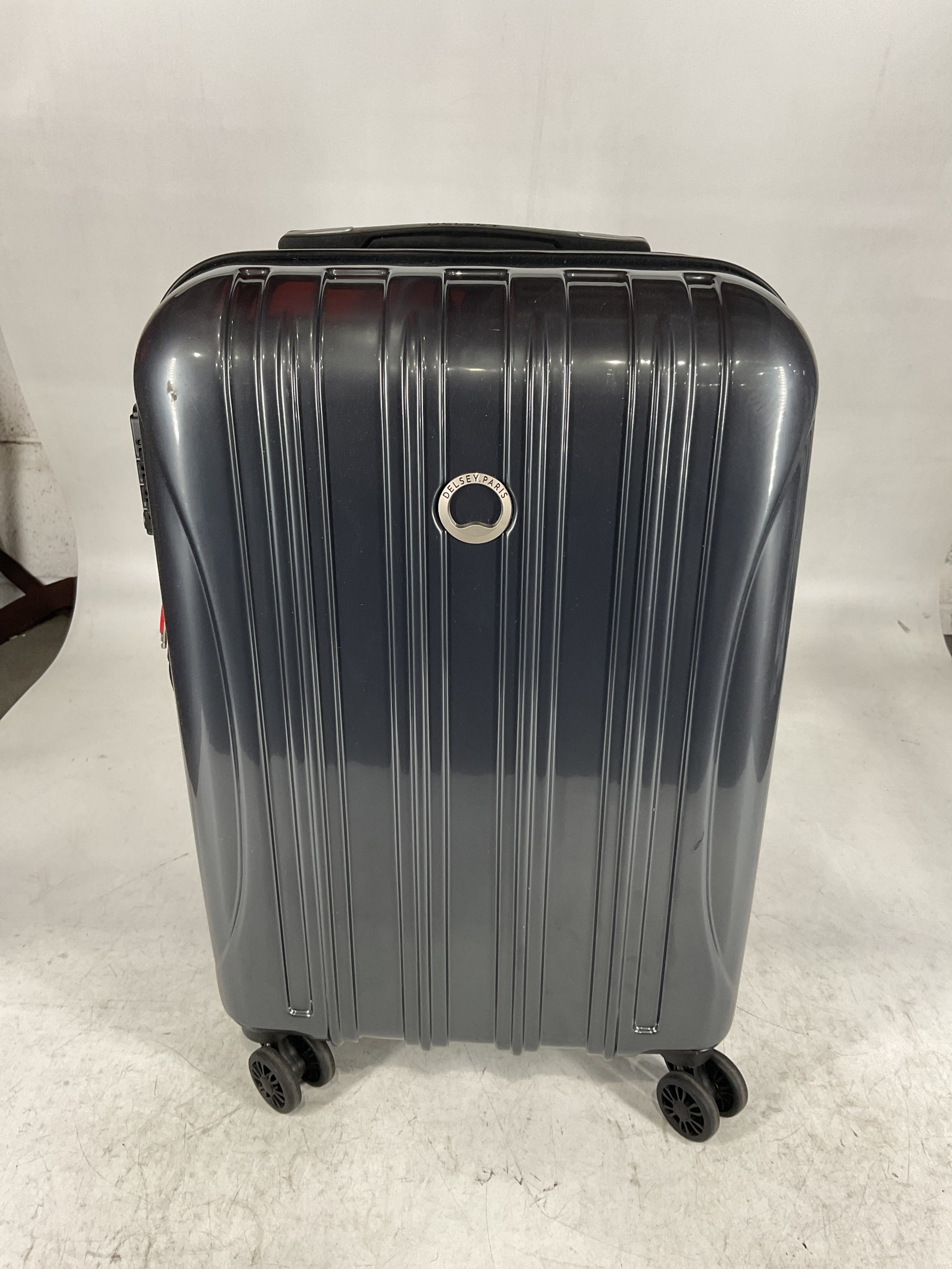 DELSEY Paris Helium Aero Hardside Expandable Luggage with Spinner Wheels U7