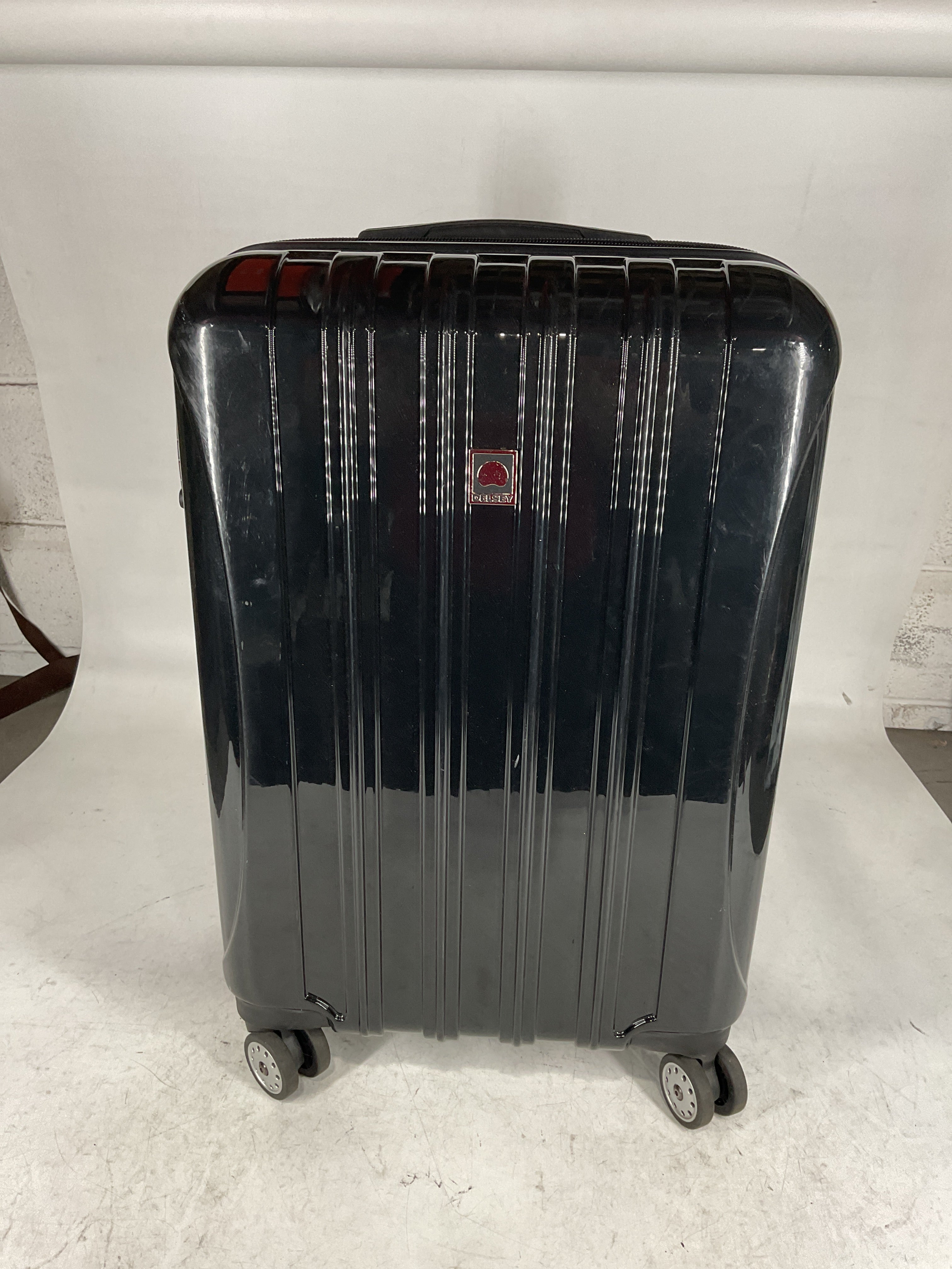 DELSEY Paris Helium Aero Hardside Expandable Luggage with Spinner Wheels U15