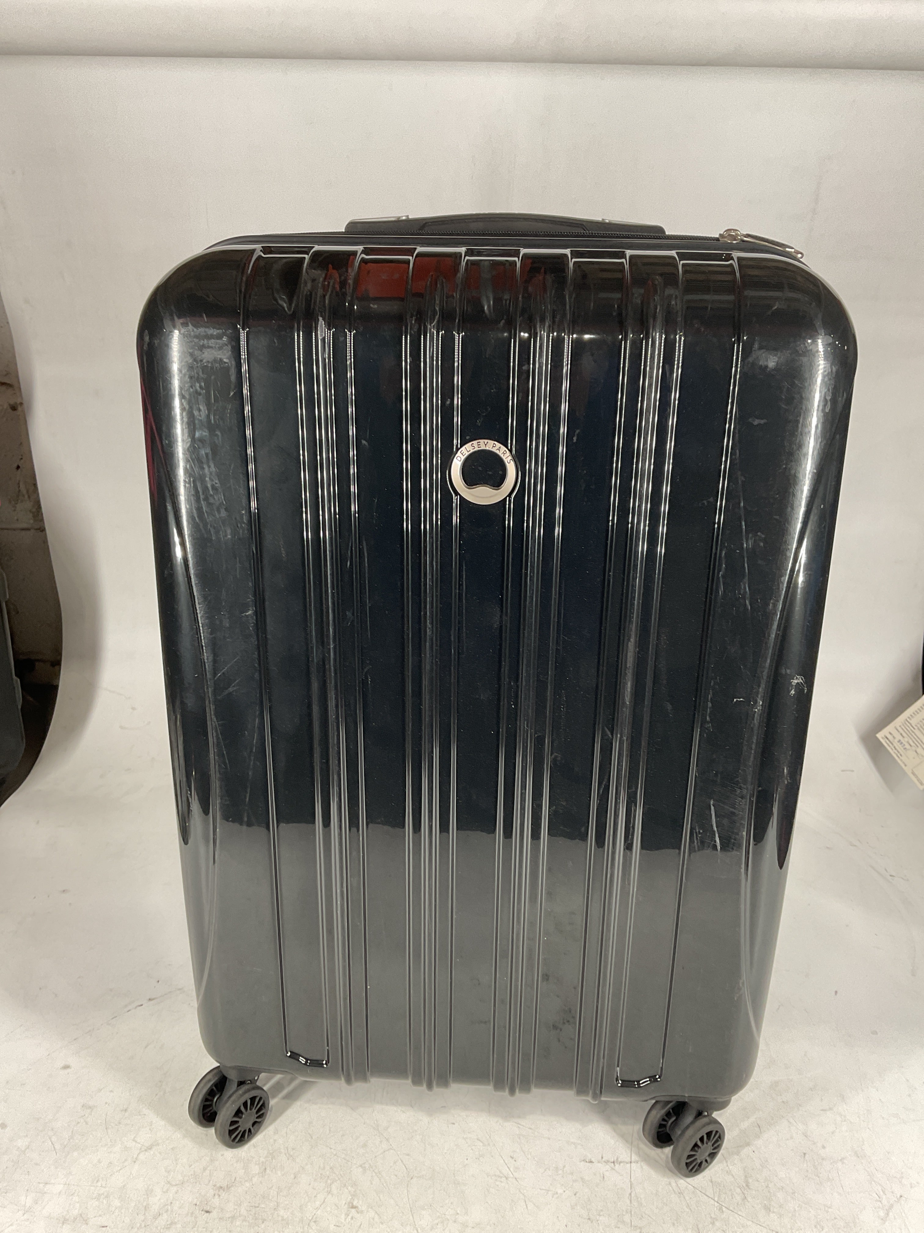 DELSEY Paris Helium Aero Hardside Expandable Luggage with Spinner Wheels U17
