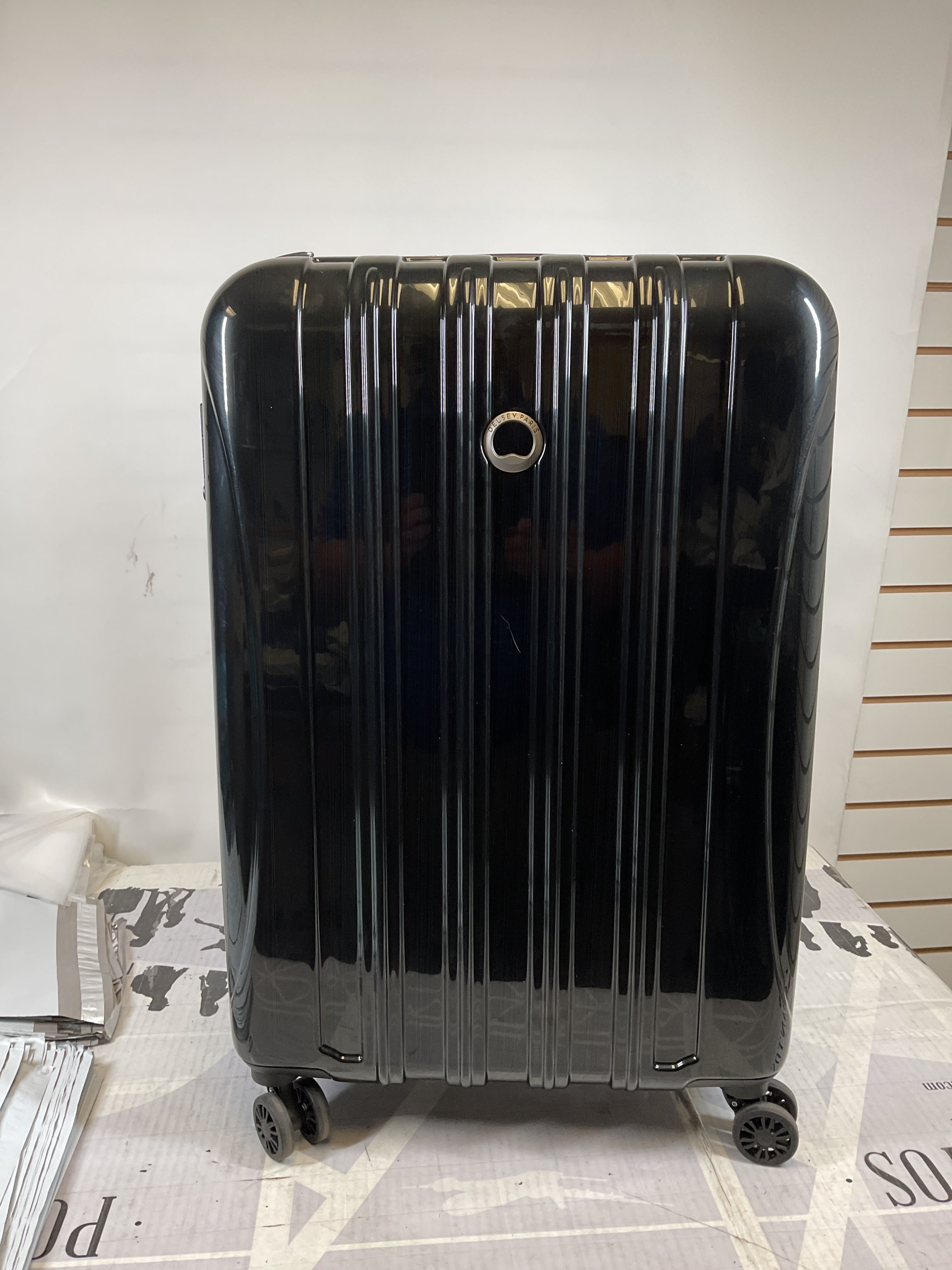 DELSEY Paris Helium Aero Hardside Expandable Luggage with Spinner Wheels ( Black , Checked-Medium 25 Inch ) Black Checked Medium 25 Inch U36