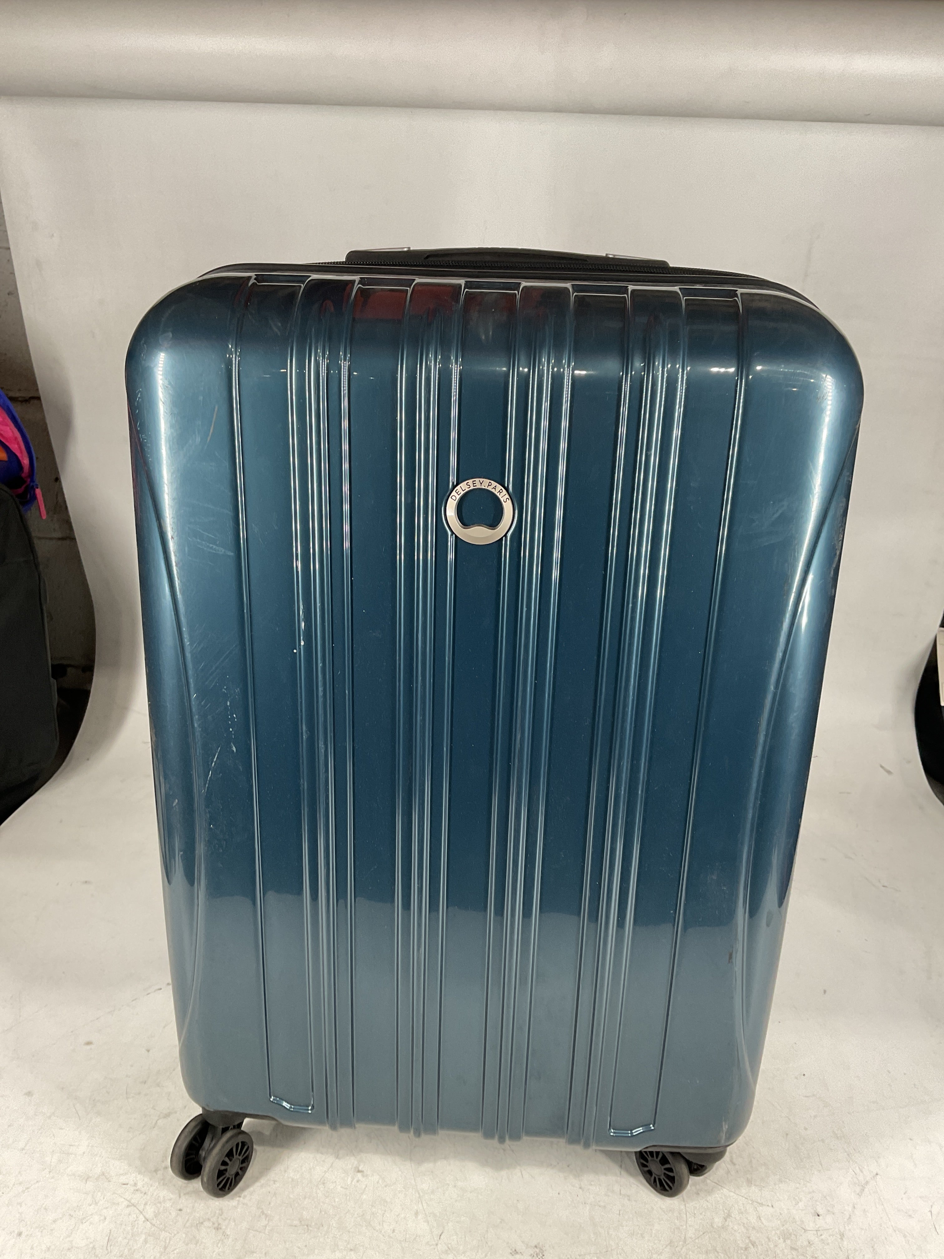 DELSEY Paris Helium Aero Hardside Expandable Luggage with Spinner Wheels U14