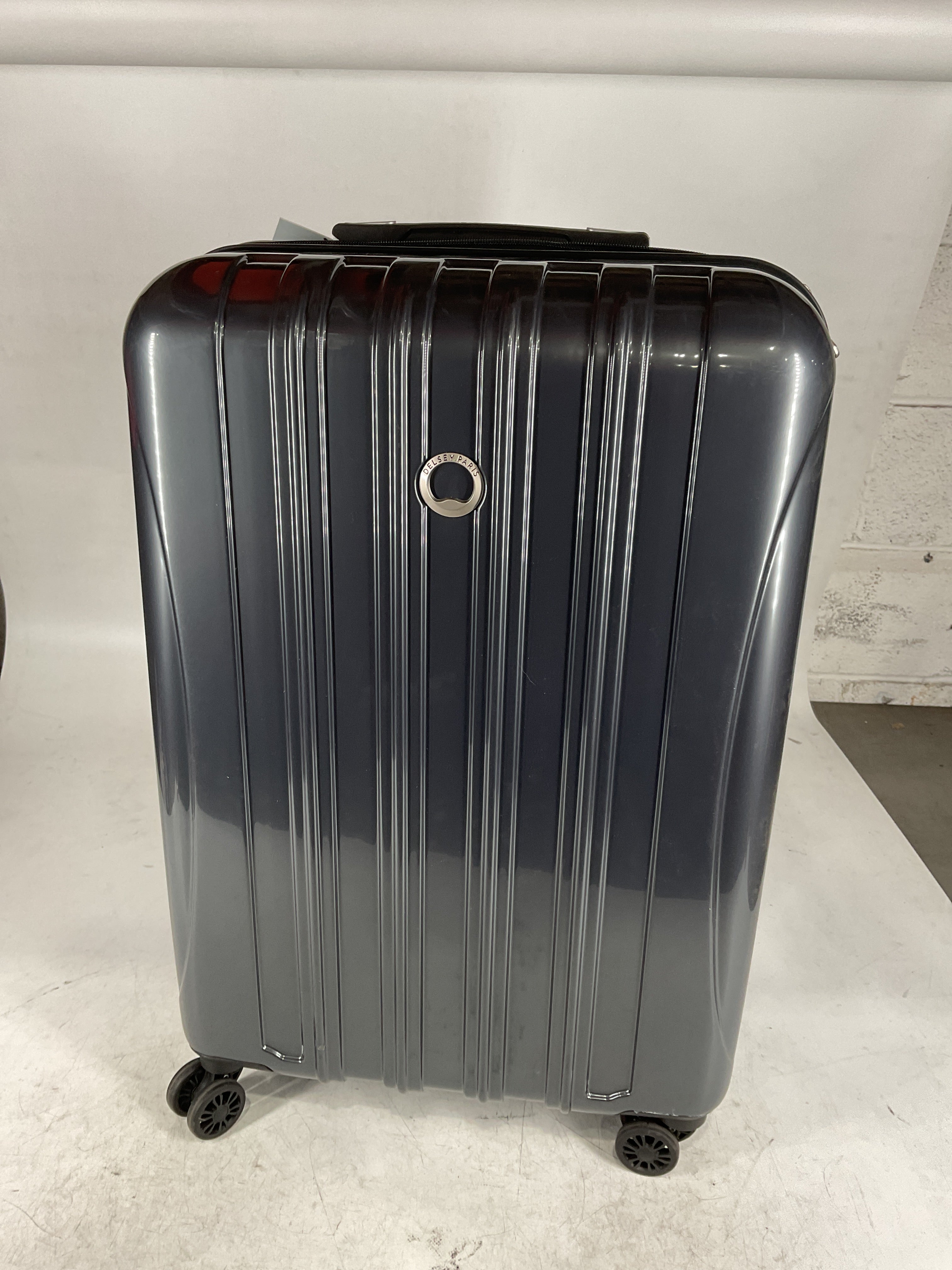 DELSEY Paris Helium Aero Hardside Expandable Luggage with Spinner Wheels U6