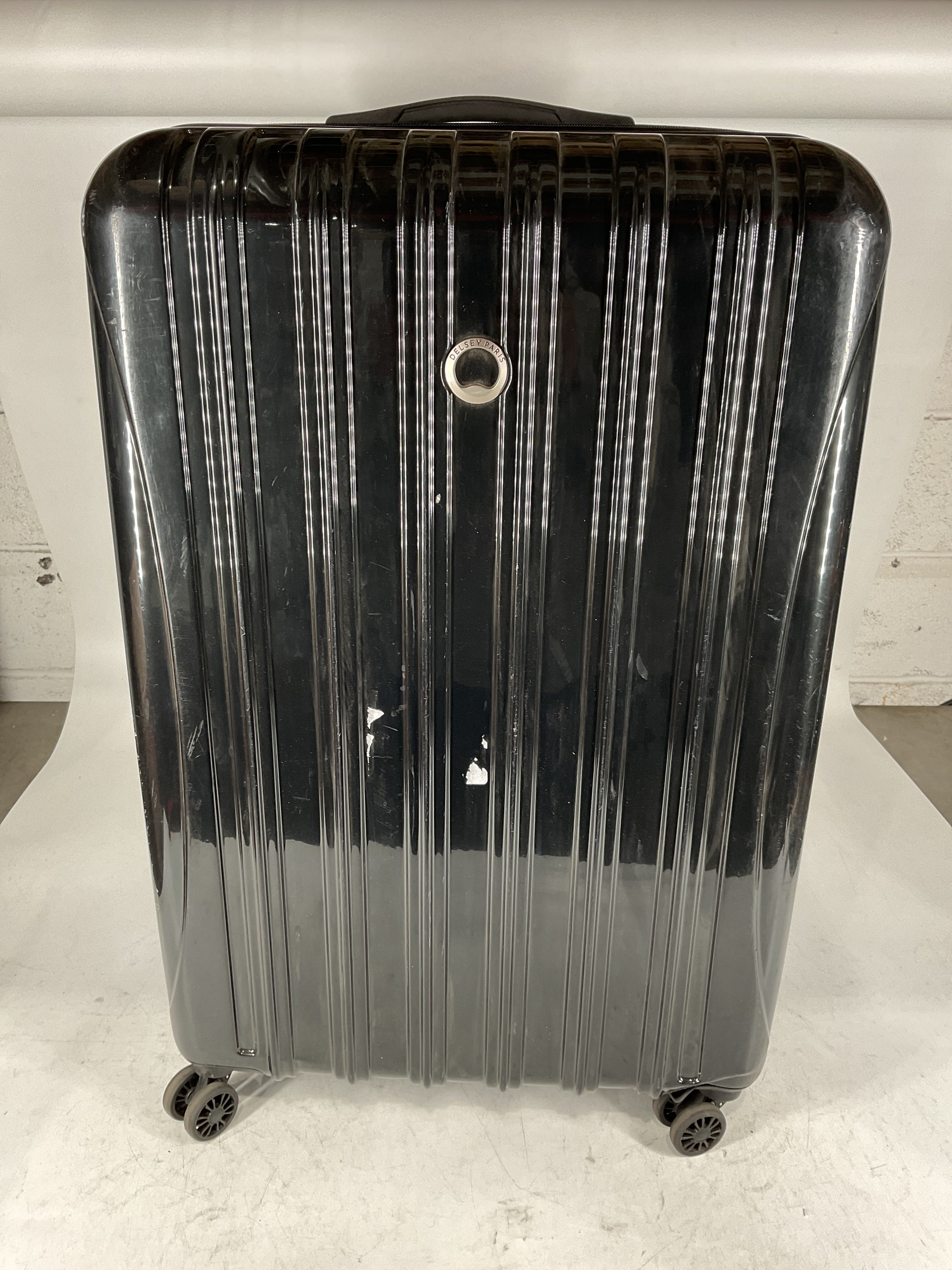 DELSEY Paris Helium Aero Hardside Expandable Luggage with Spinner Wheels U7