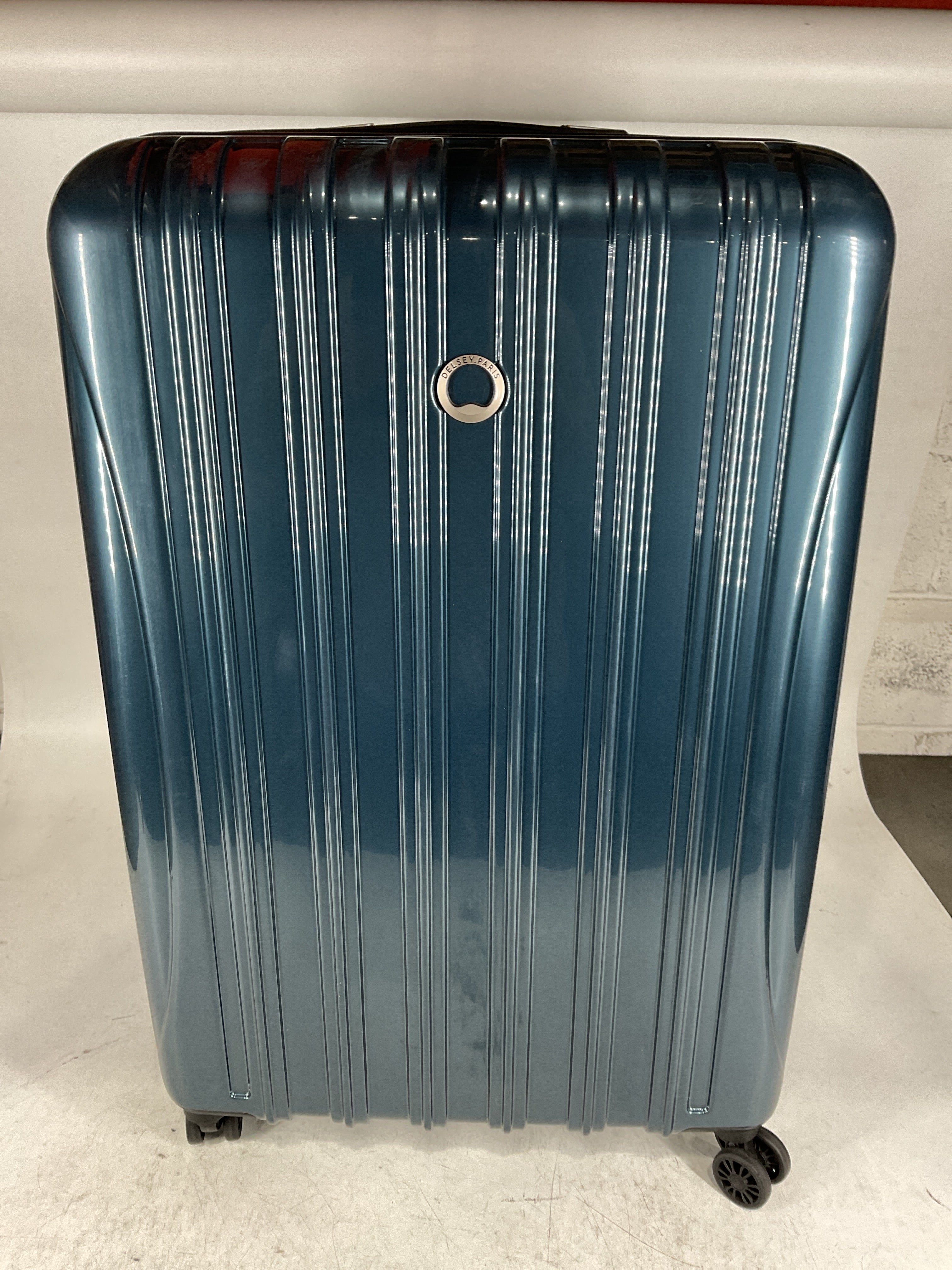 DELSEY Paris Helium Aero Hardside Expandable Luggage with Spinner Wheels U9