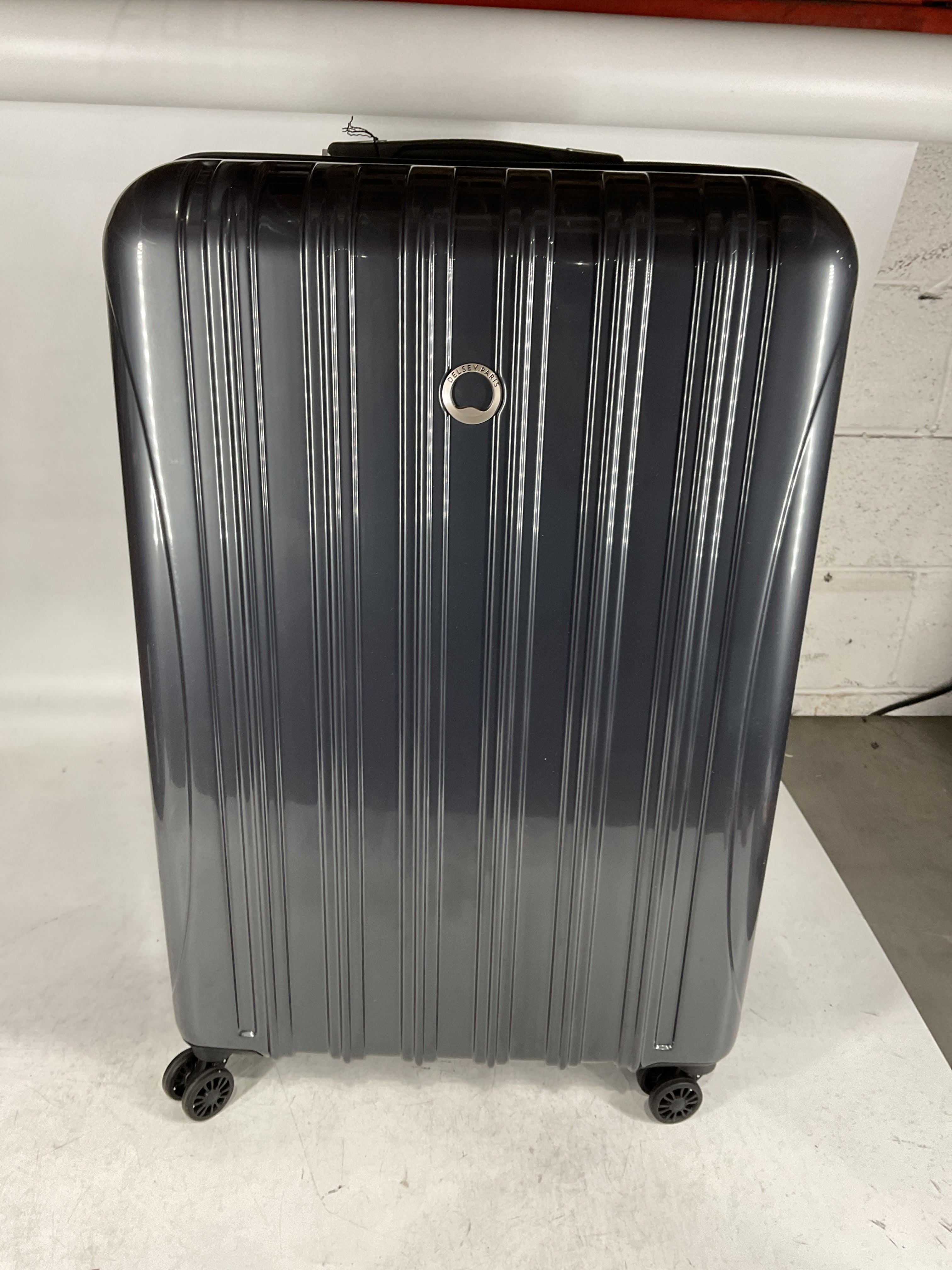 Delsey Luggage Helium Aero 29 Inch Expandable Spinner Trolley U6