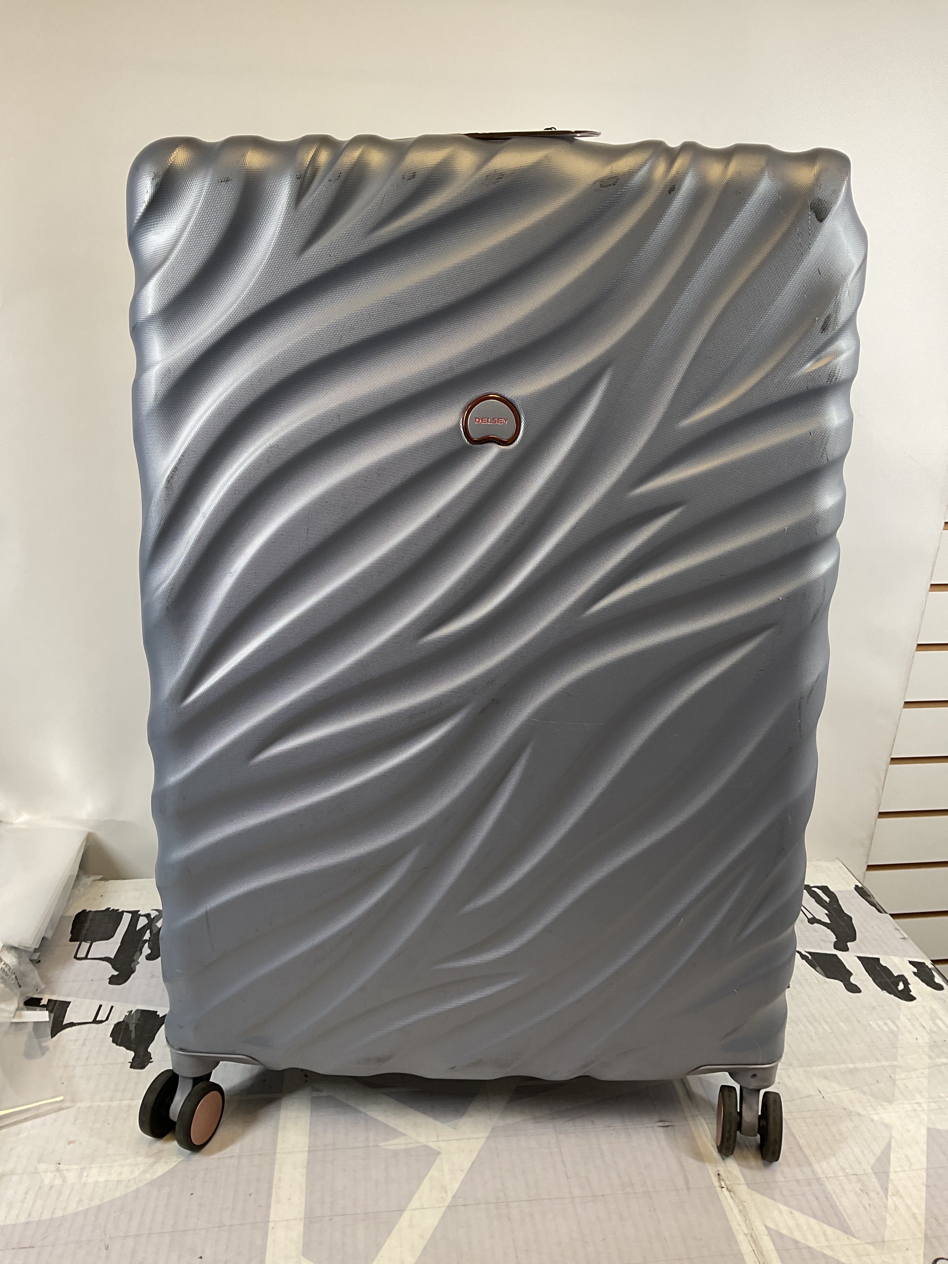 Delsey Alexis Lightweight Luggage, 4-Wheel Spinners Hardshell Suitcase, Expandable with TSA Lock ( Platinum/Rose Gold , Checked-Large 29-Inch ) Platinum/Rose Gold Checked Large 29 Inch U17