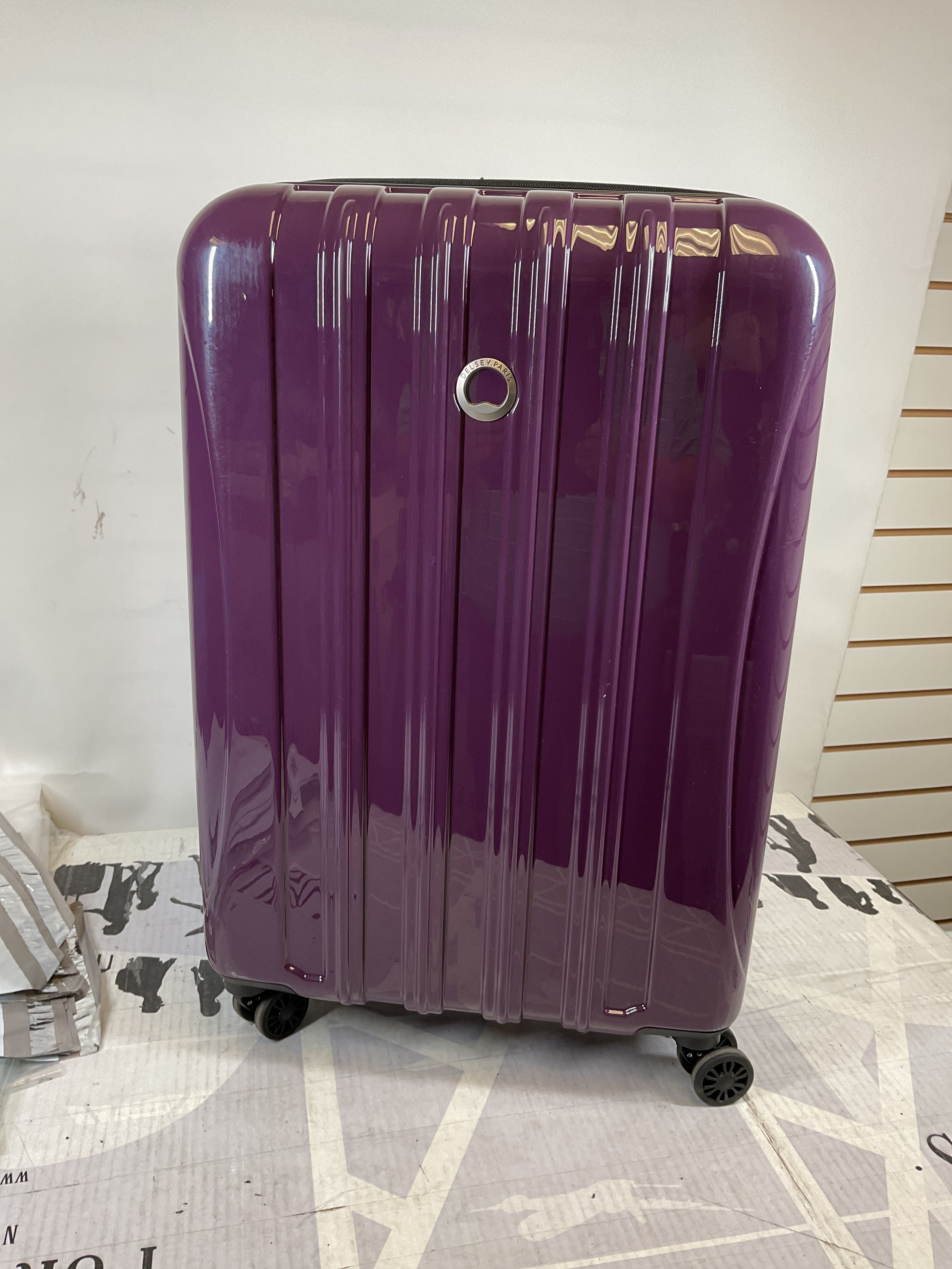DELSEY Paris Helium Aero Hardside Expandable Luggage with Spinner Wheels ( Plum , Checked-Medium 25 Inch ) Plum Checked Medium 25 Inch U6