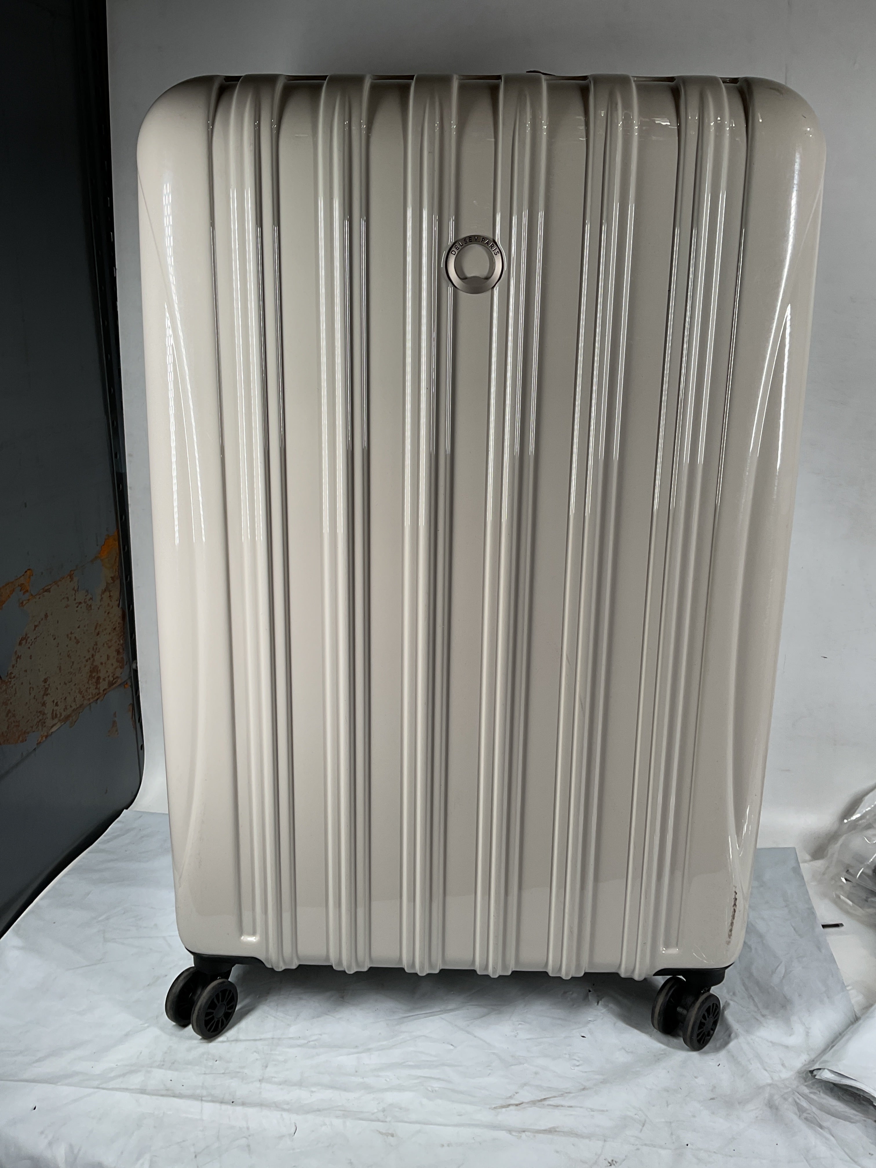 DELSEY Paris Helium Aero Hardside Expandable Luggage with Spinner Wheels ( Latte , Checked-Large 29 Inch ) Latte Checked Large 29 Inch U17
