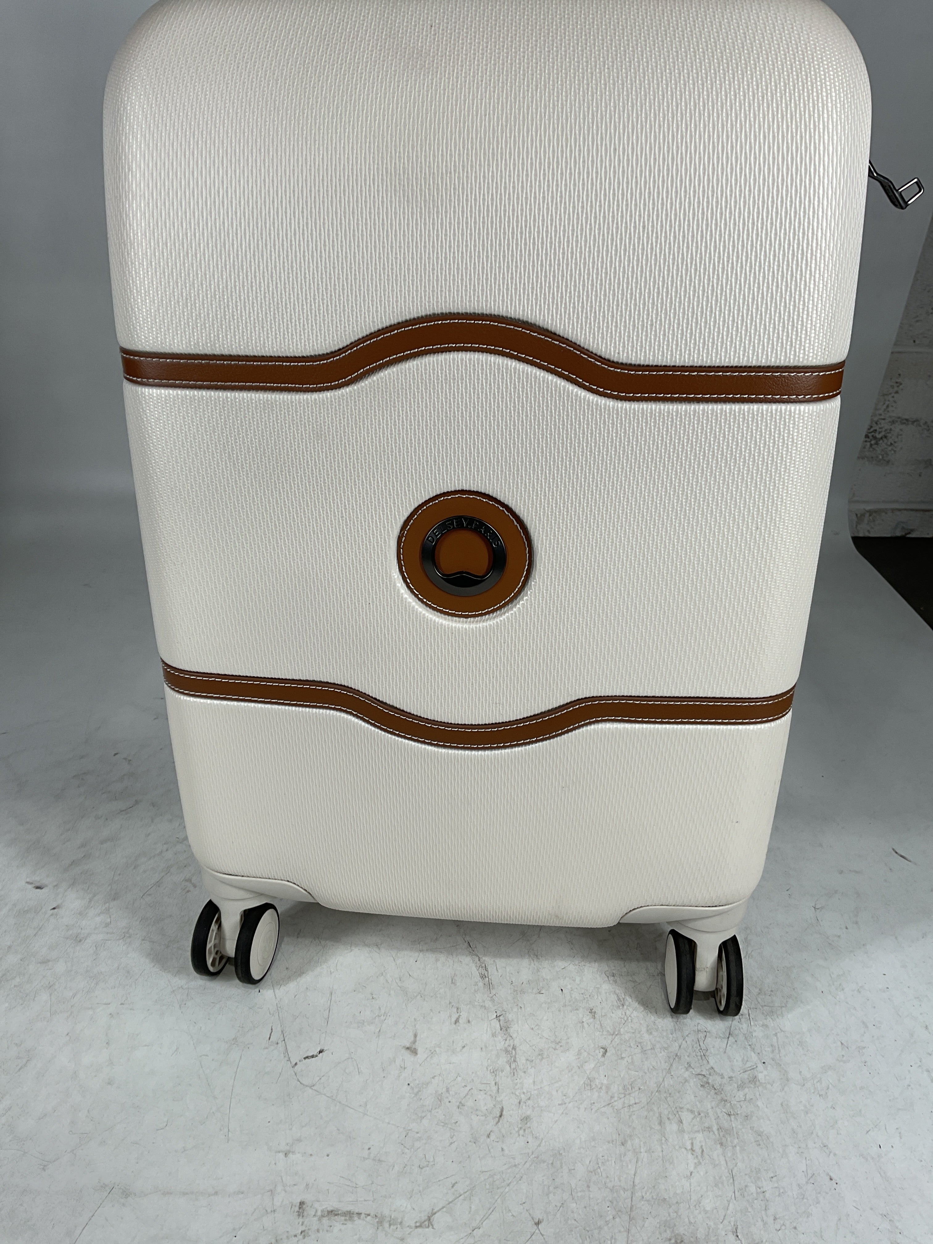 DELSEY Paris Chatelet Air 2.0 Hardside Luggage with Spinner Wheels U13