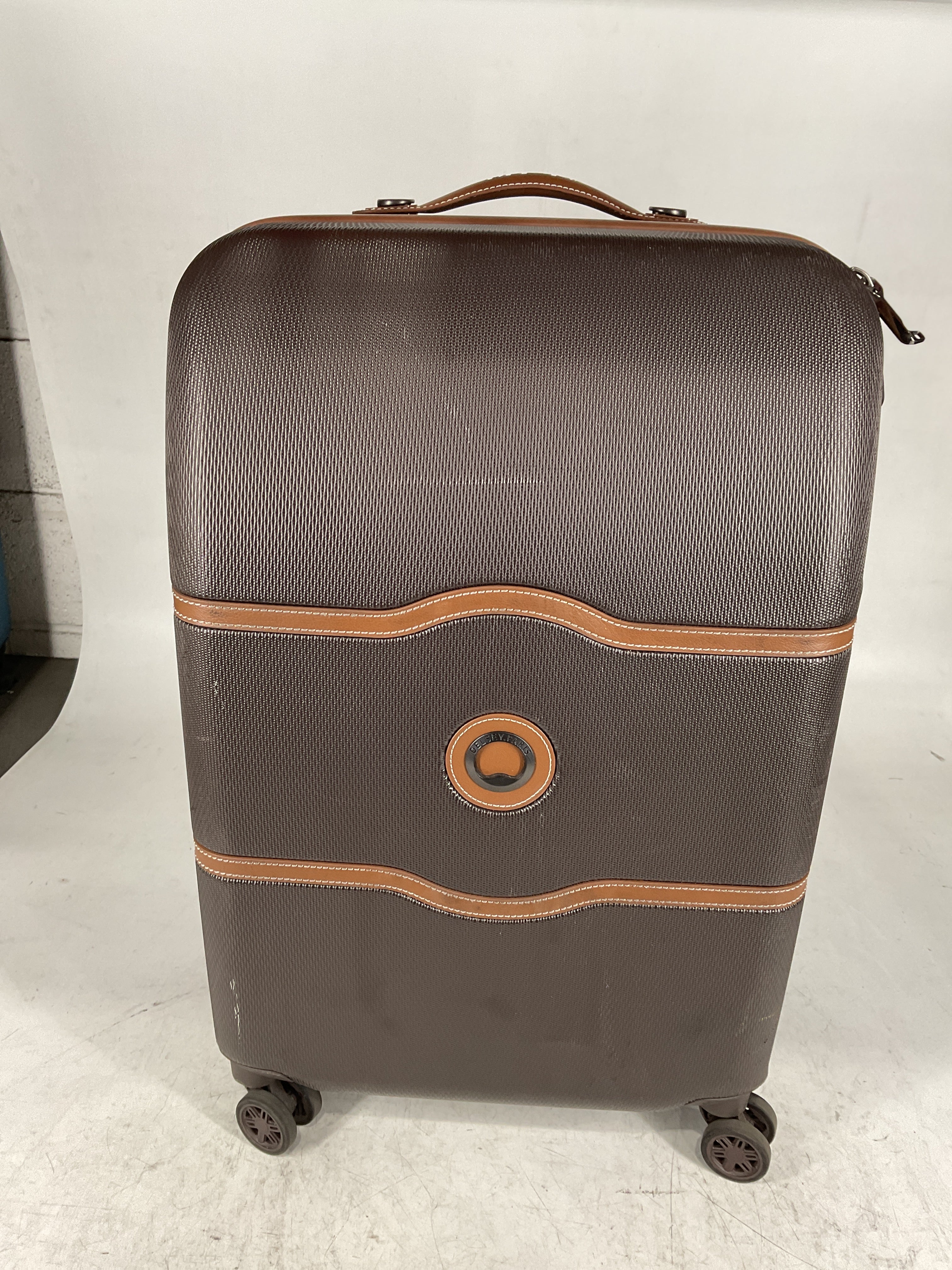 DELSEY Paris Chatelet Hardside Luggage with Spinner Wheels U3