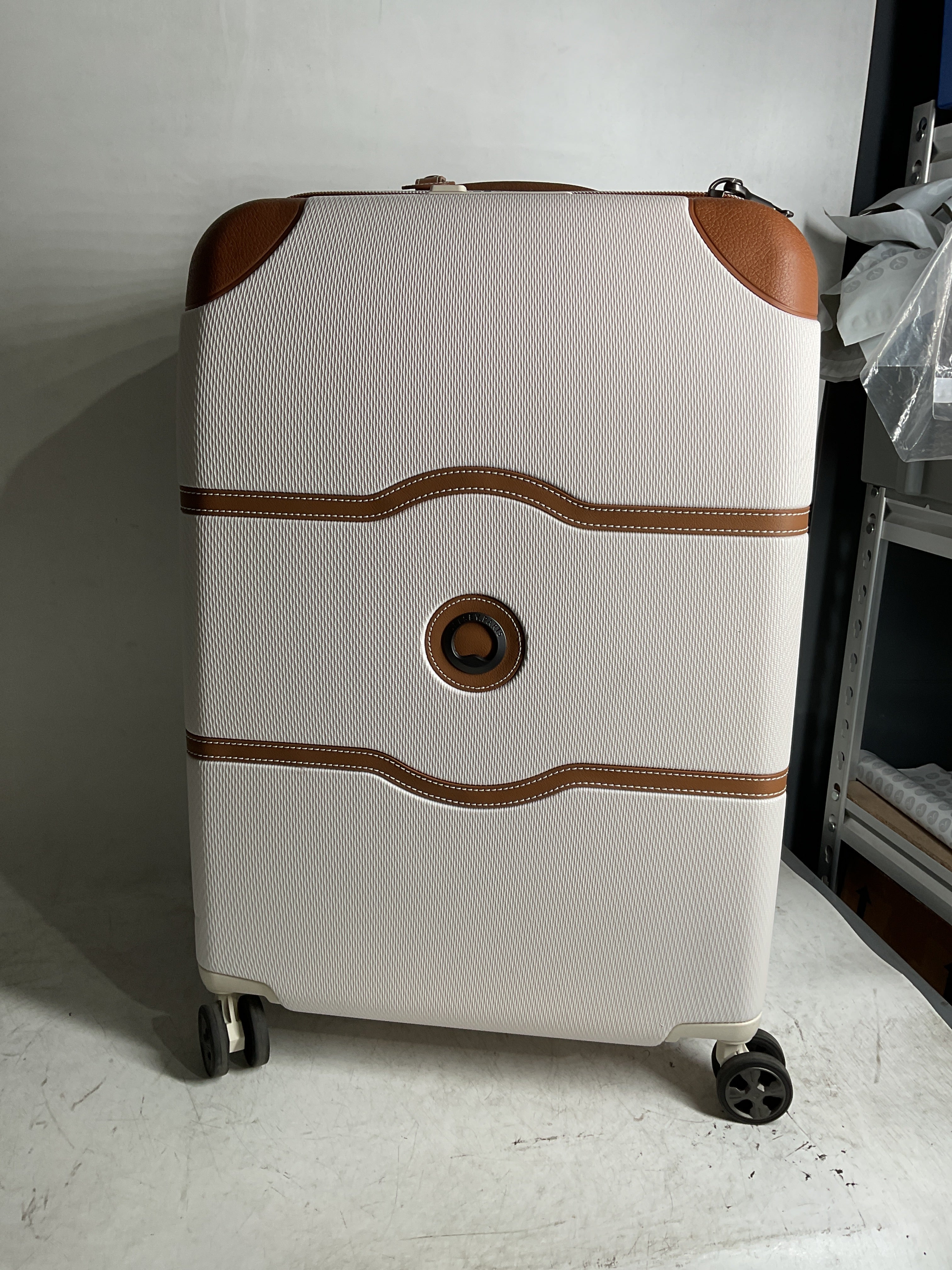 DELSEY Paris Chatelet Air 2.0 Hardside Luggage with Spinner Wheels ( Angora , Checked-Medium 24 Inch ) Angora Checked Medium 24 Inch U5