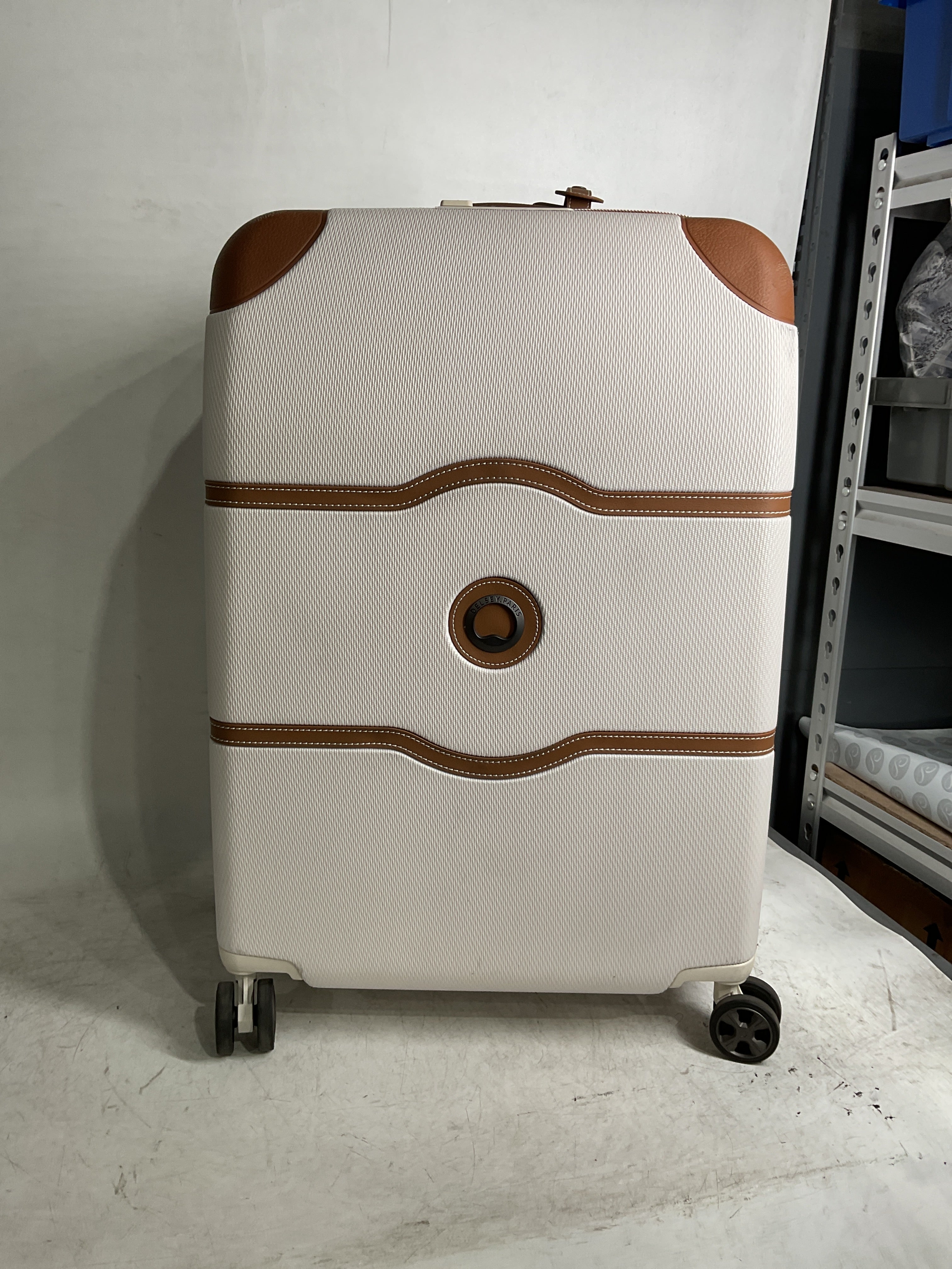 DELSEY Paris Chatelet Air 2.0 Hardside Luggage with Spinner Wheels ( Angora , Checked-Medium 24 Inch ) Angora Checked Medium 24 Inch U6