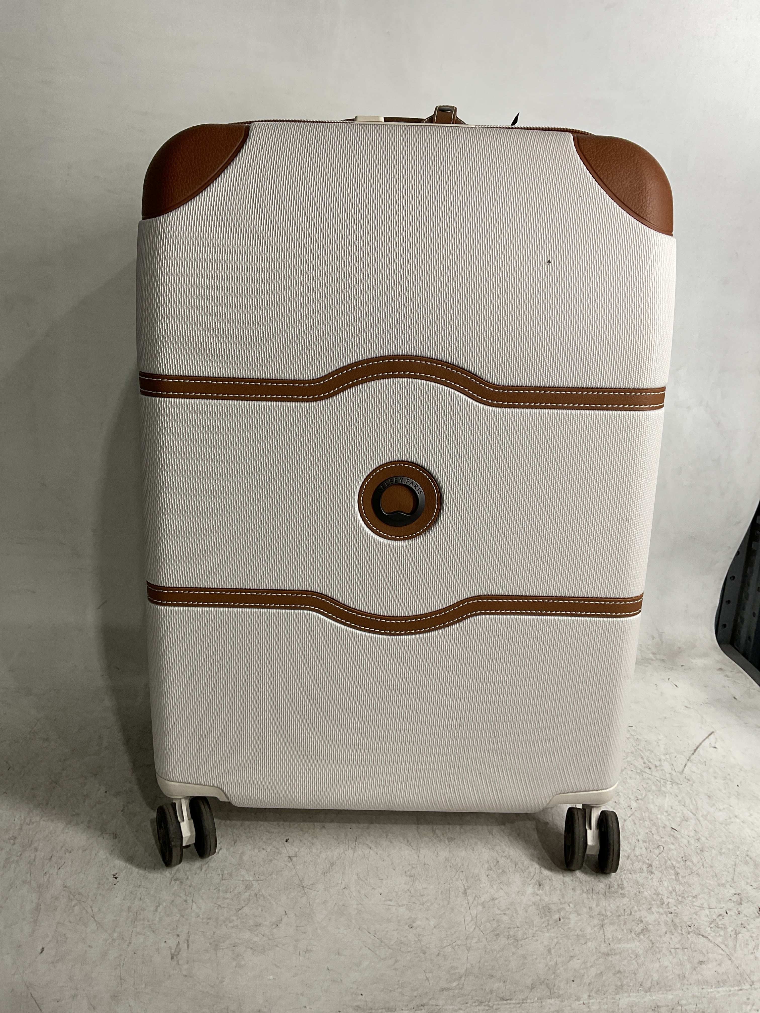 DELSEY Paris Chatelet Air 2.0 Hardside Luggage with Spinner Wheels ( Angora , Checked-Medium 24 Inch ) Angora Checked Medium 24 Inch U8