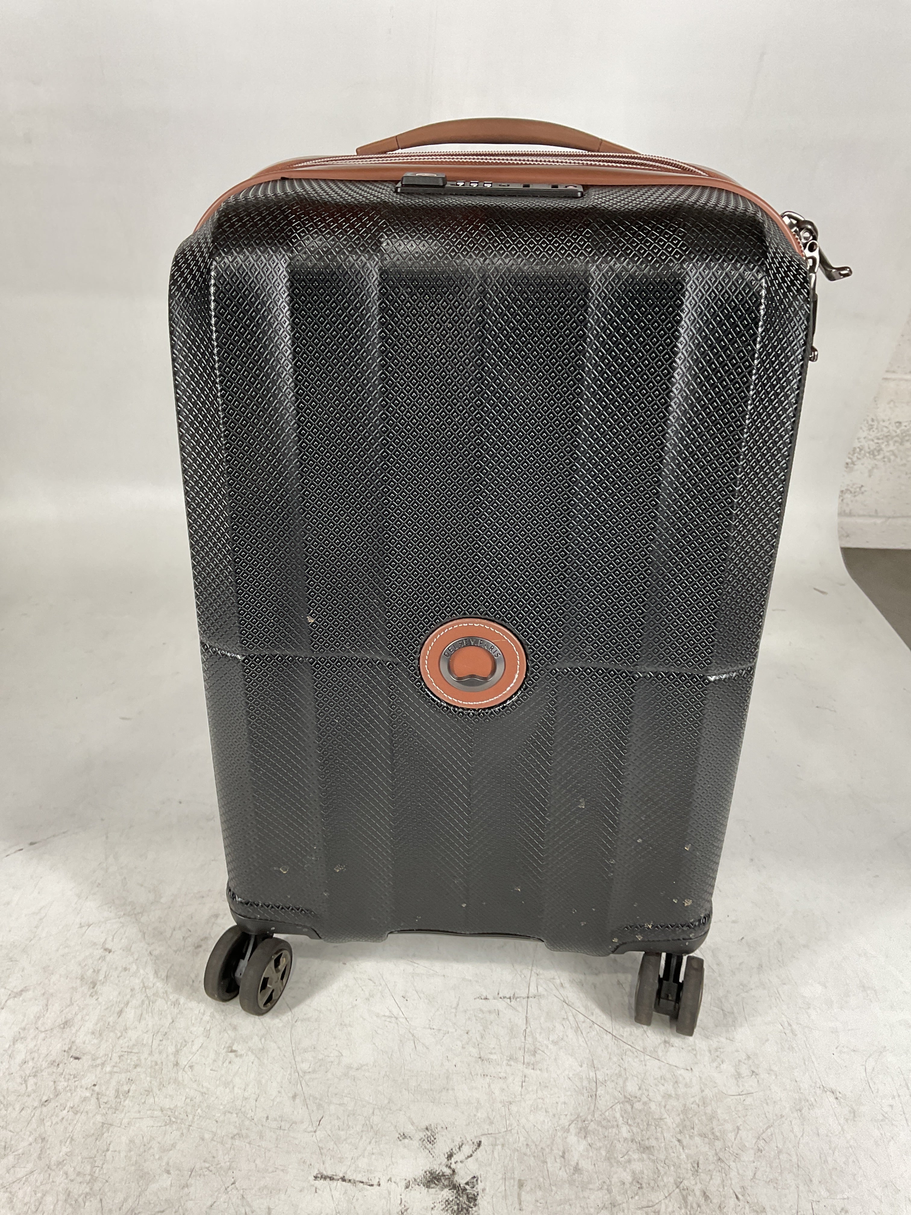 DELSEY Paris Carrousel Hardside Expandable Luggage with Spinner Wheels U4