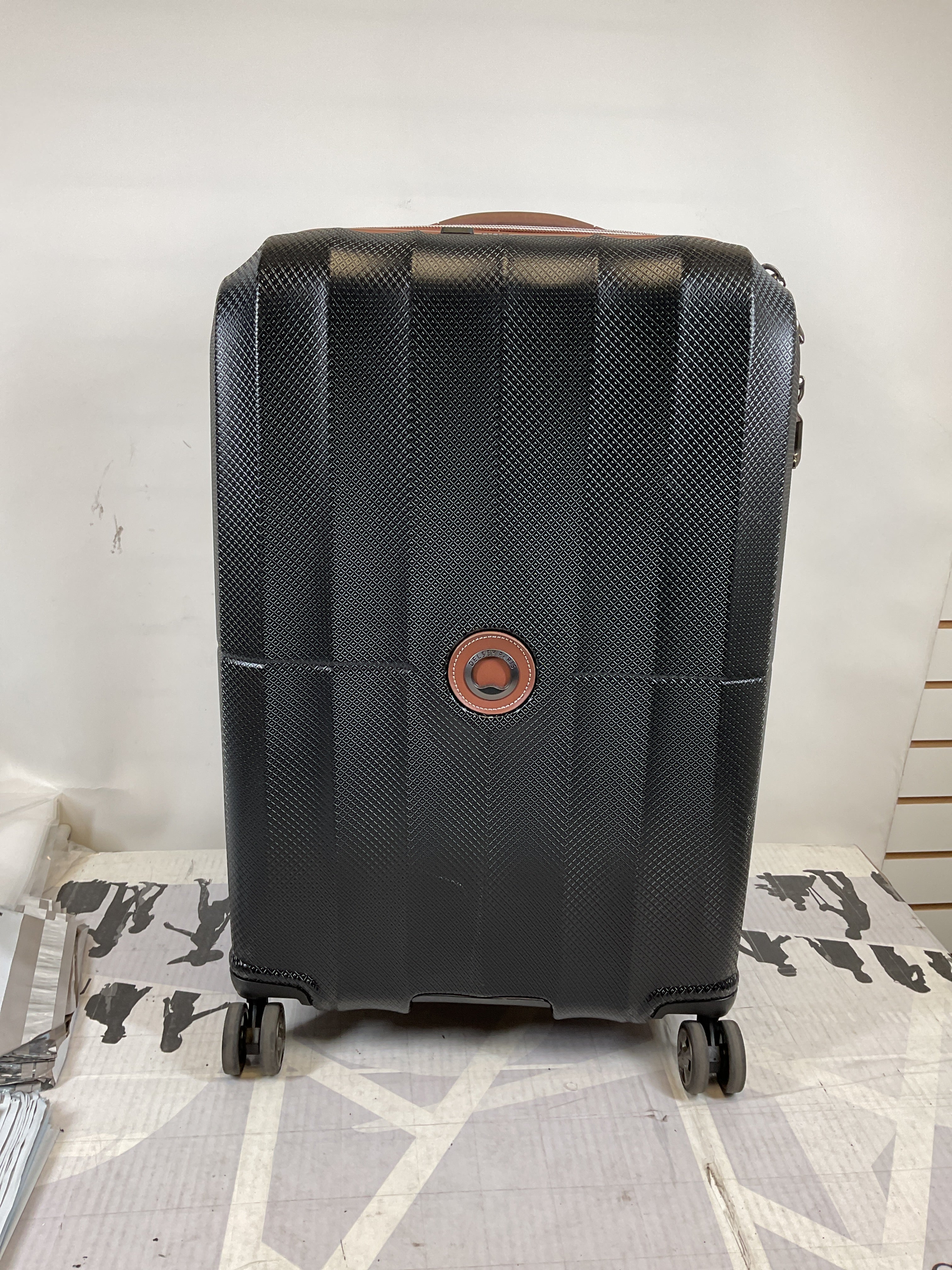 DELSEY PARIS Carrousel Hardside Expandable Luggage with Spinner Wheels ( Black , Checked-Medium 24 Inch ) Black Checked Medium 24 Inch U8