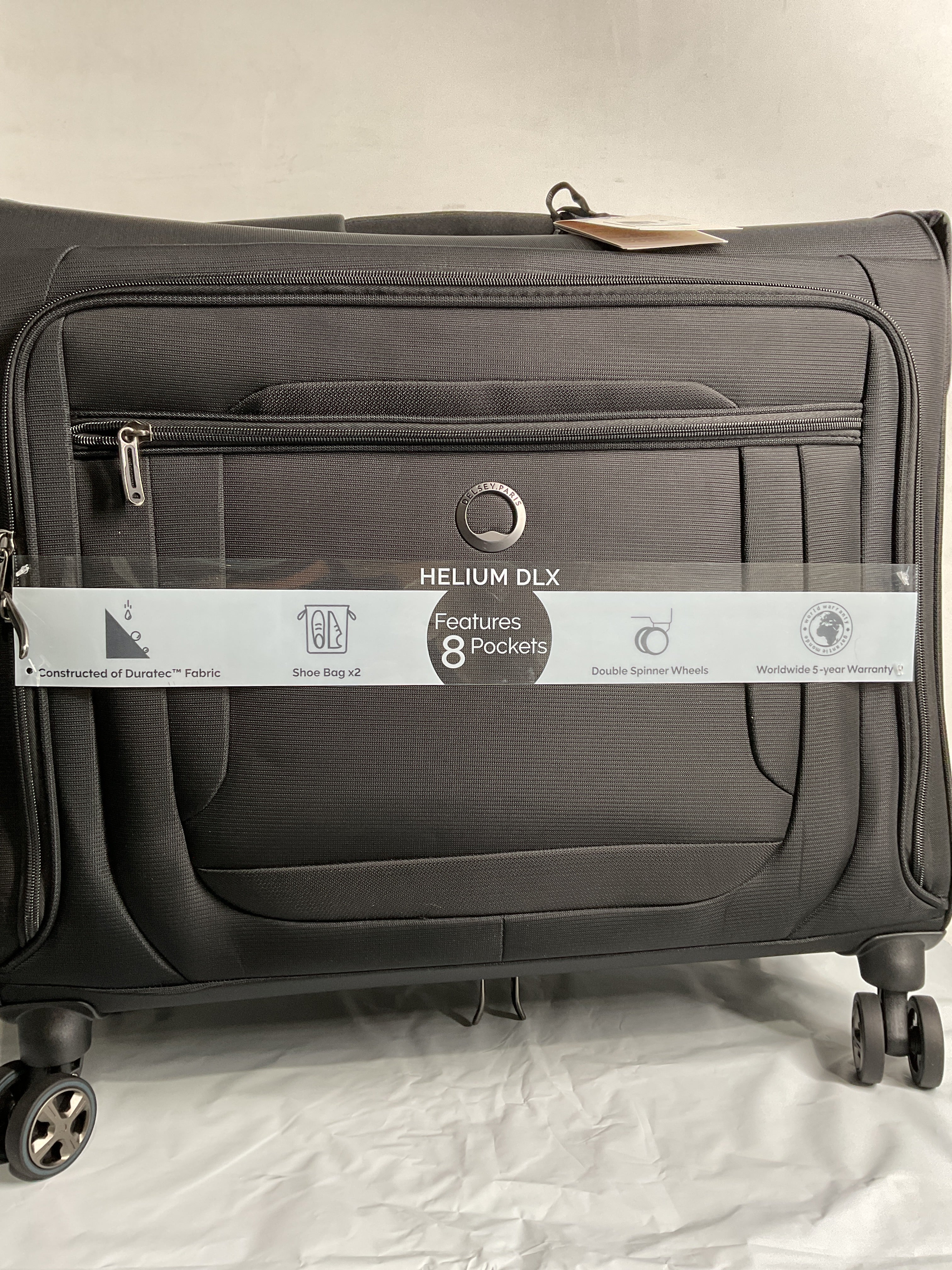 DELSEY Paris Helium DLX Carryon Garment Bag with Spinner Wheels ( Black , 24 Inch ) Black 24 Inch U4