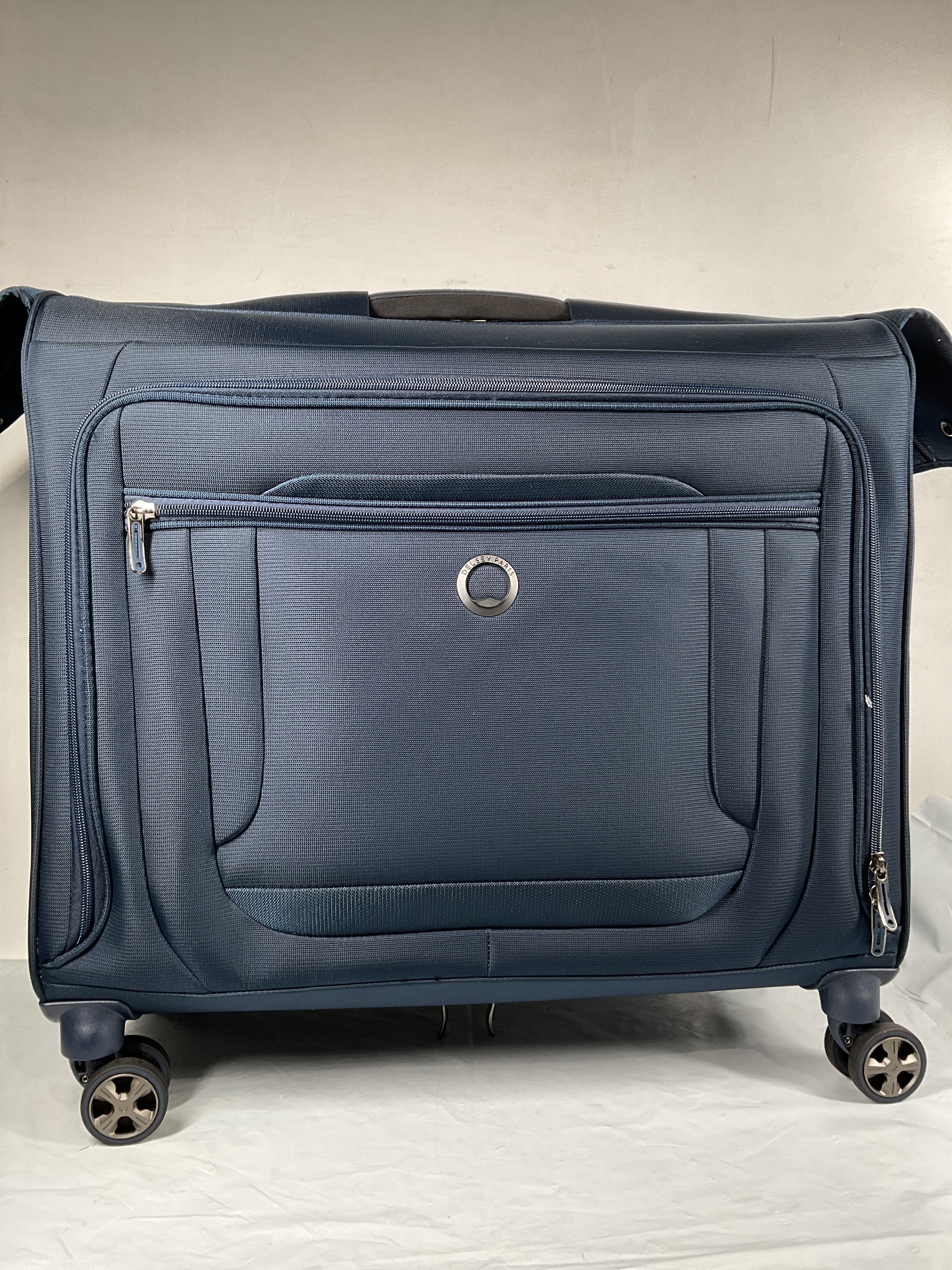 DELSEY Paris Helium DLX Carryon Garment Bag with Spinner Wheels ( Blue , Carry on 20 Inch ) Blue Carry On 20 Inch U4