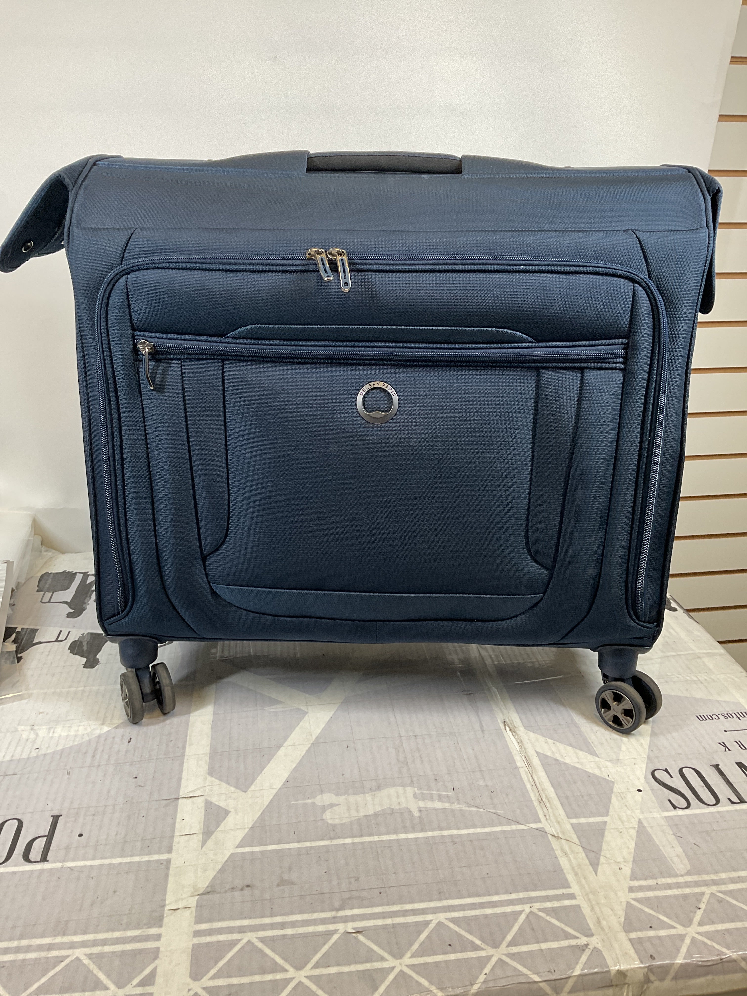 DELSEY Paris Helium DLX Carryon Garment Bag with Spinner Wheels ( Blue , Carry on 20 Inch ) Blue Carry On 20 Inch U7
