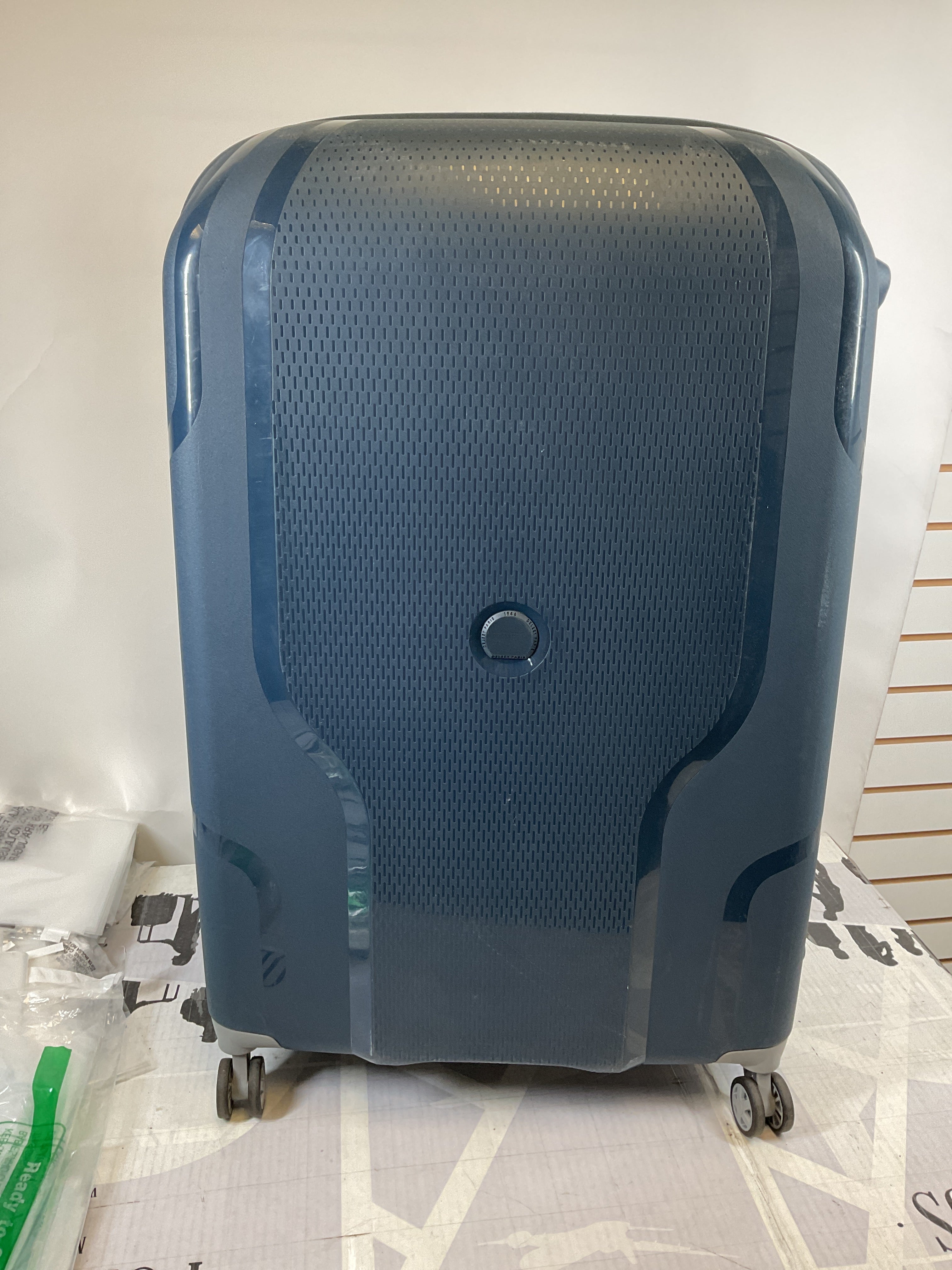 DELSEY Paris Clavel Hardside Expandable Luggage with Spinner Wheels ( BLUE JEAN , Checked-Large 30 Inch ) BLUE JEAN Checked Large 30 Inch U31