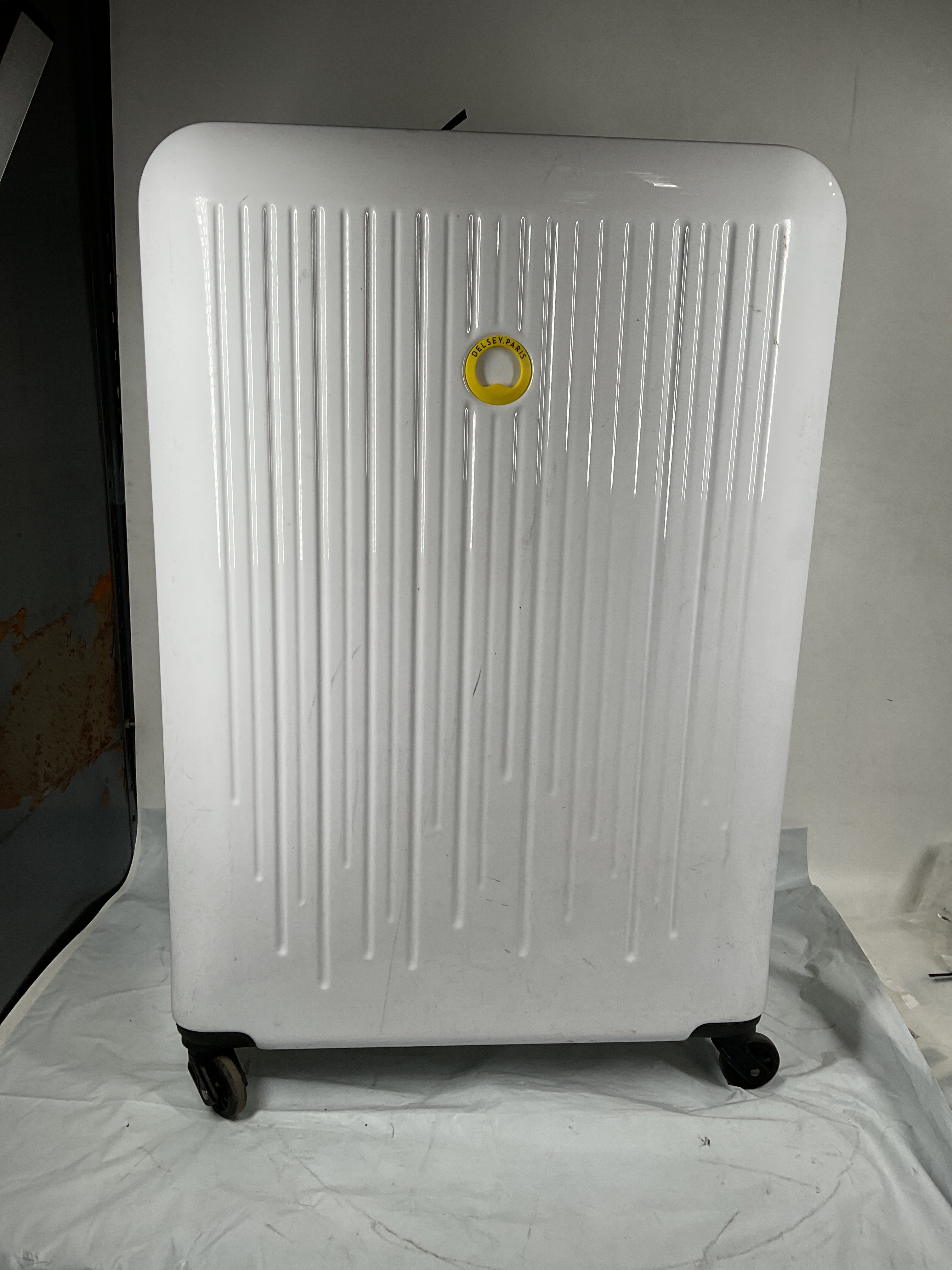 Delsey Paris Christine Hardside Expandable Luggage with Spinner Wheels ( White with Yellow Trim , Checked-Large 28 Inch ) White with Yellow Trim Checked Large 28 Inch U3