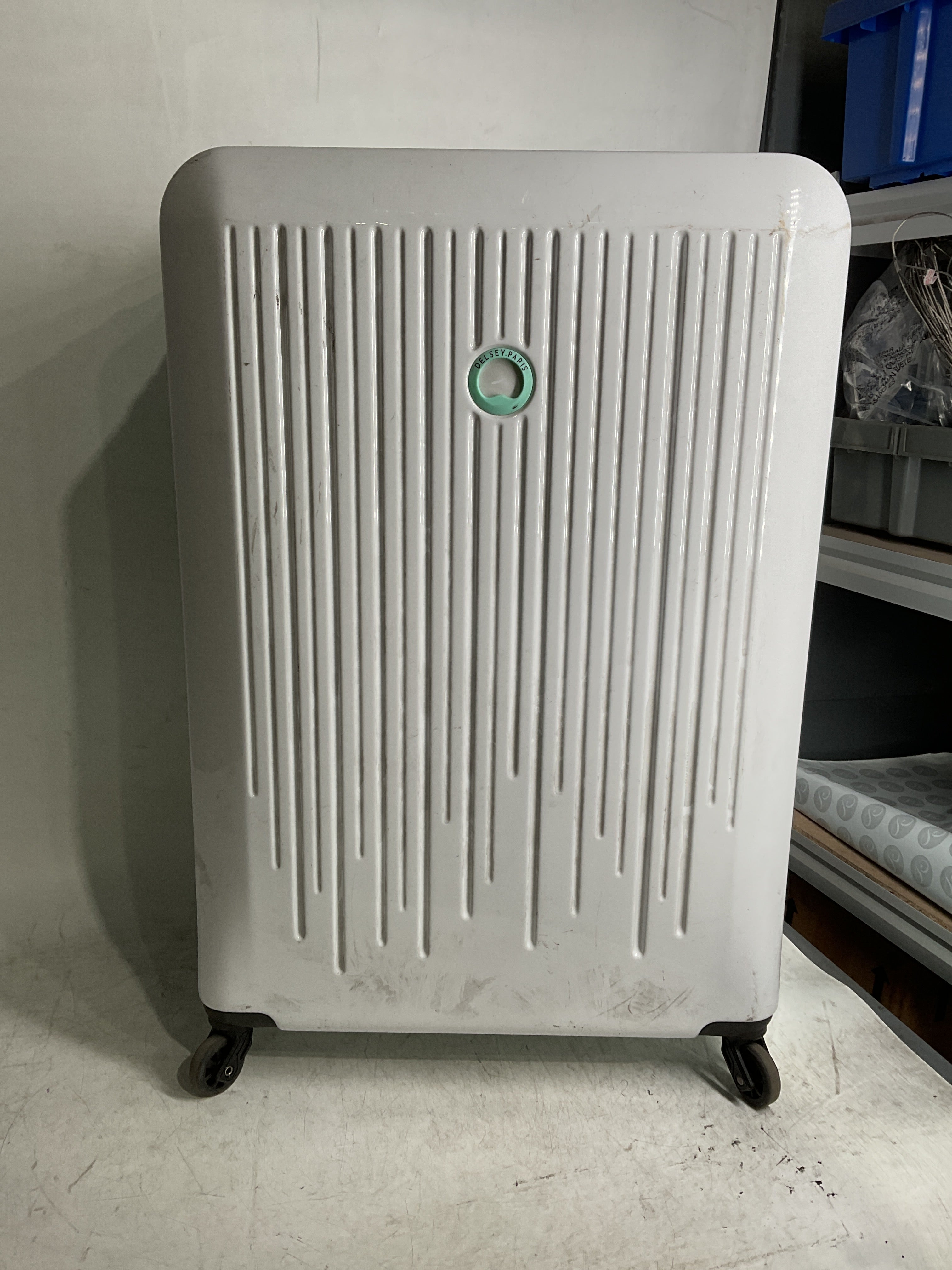 Delsey Paris Christine Hardside Expandable Luggage with Spinner Wheels ( White with Teal Trim , Checked-Large 28 Inch ) White with Teal Trim Checked Large 28 Inch U5