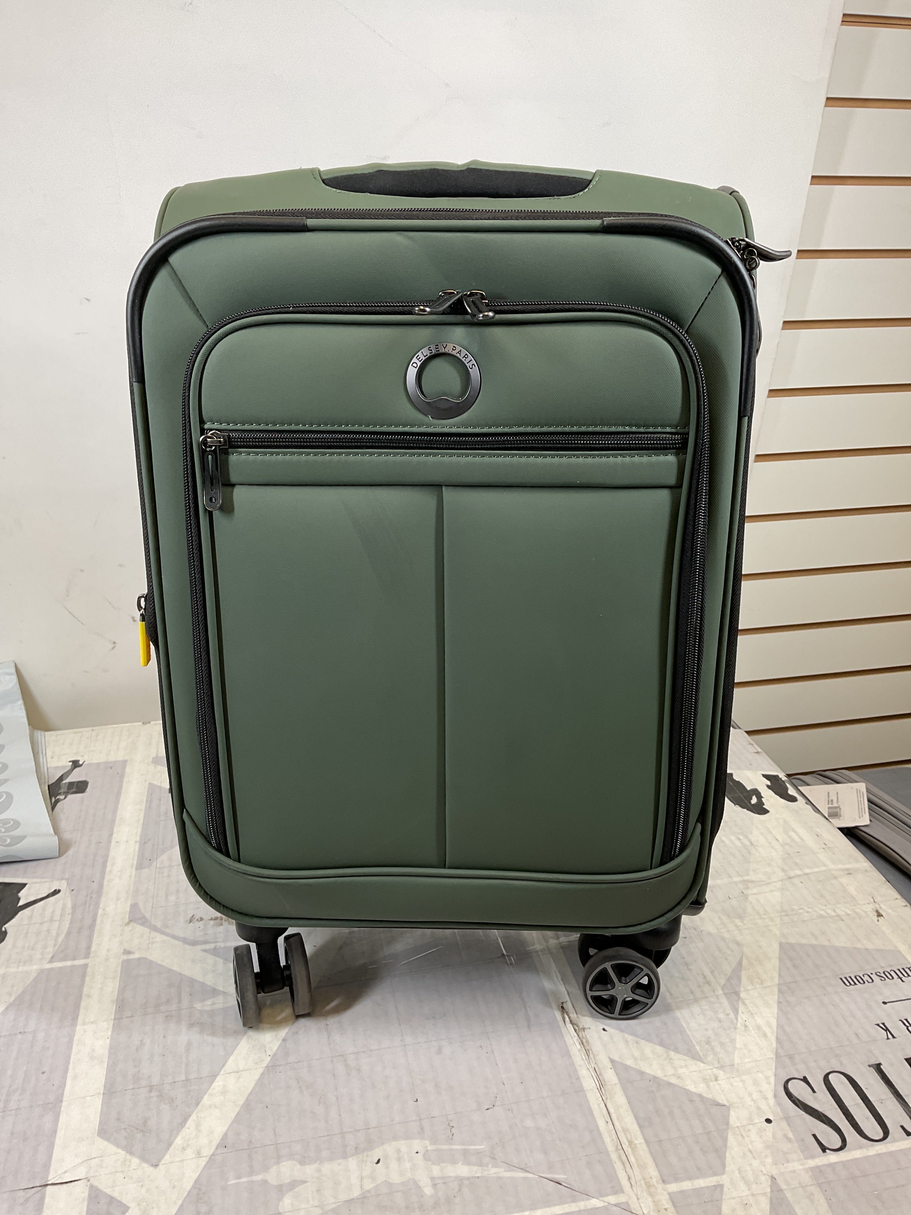 DELSEY Paris Sky Lite Softside Expandable Luggage with Spinner Wheels ( Green , Carry on 19 Inch ) Green Carry On 19 Inch U1