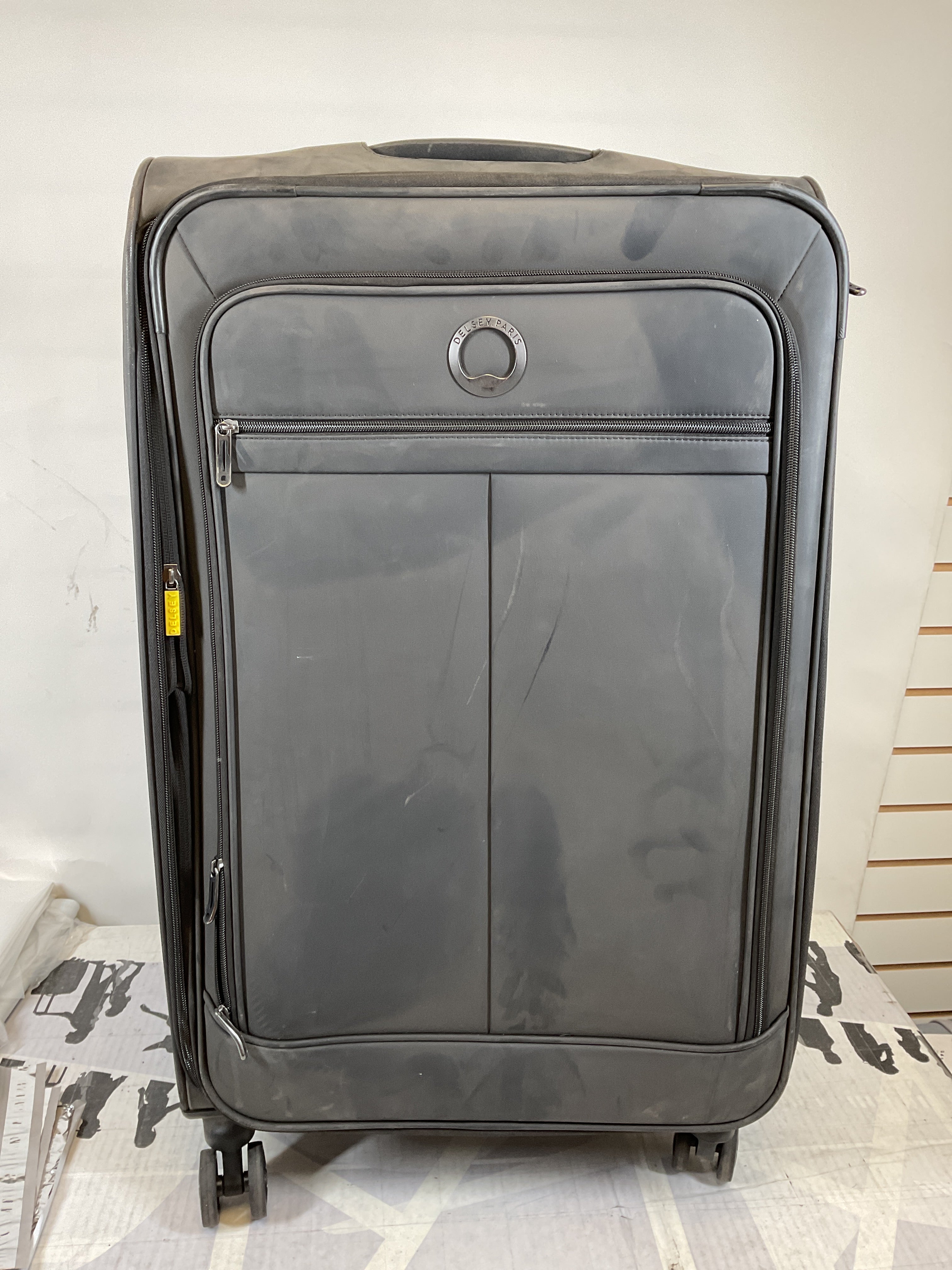 DELSEY Paris Sky Lite Softside Expandable Luggage with Spinner Wheels ( Black , Checked-Large 28 Inch ) Black Checked Large 28 Inch U4