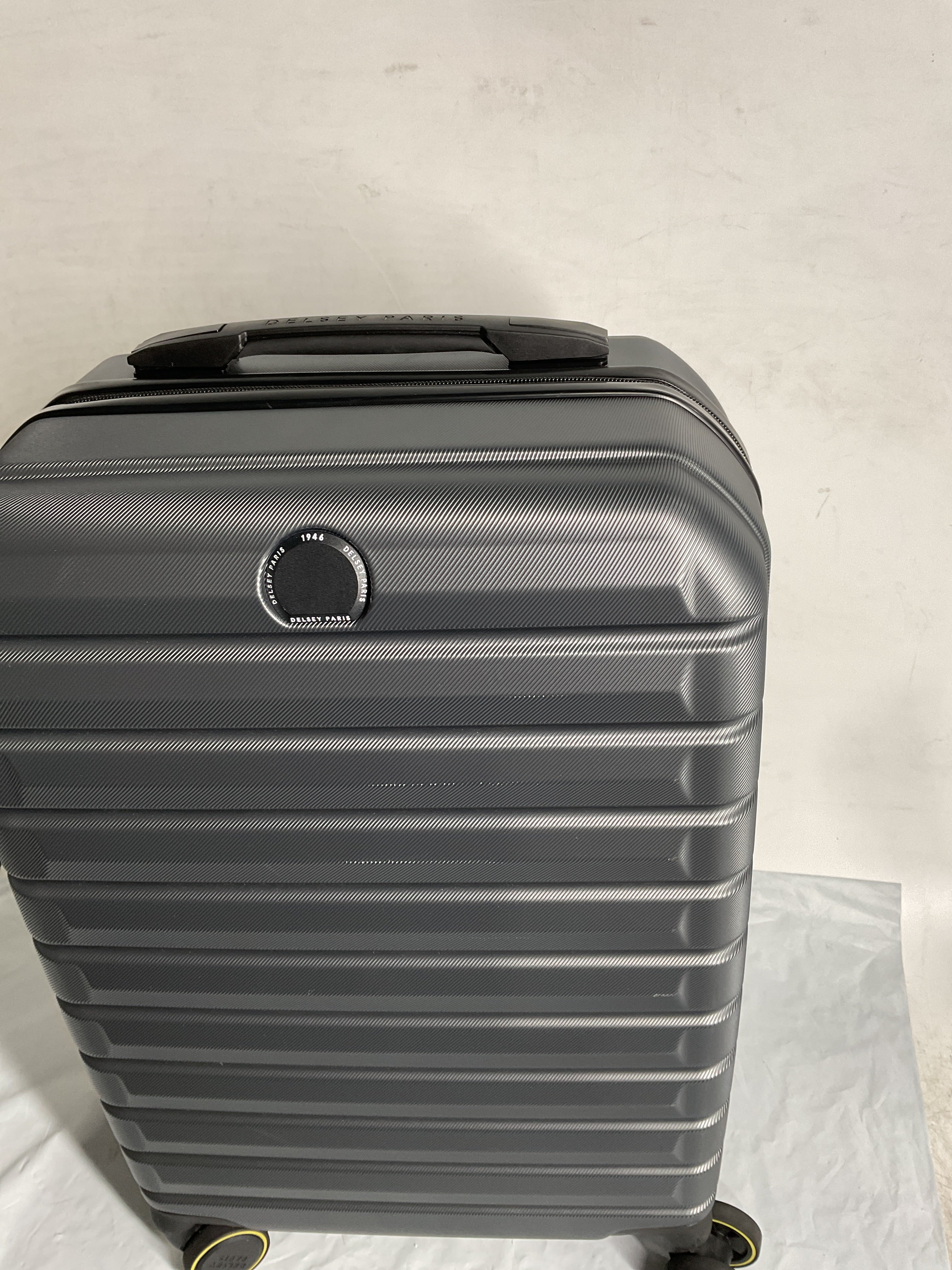 Delsey Helium Edge Carry on Graphite U1