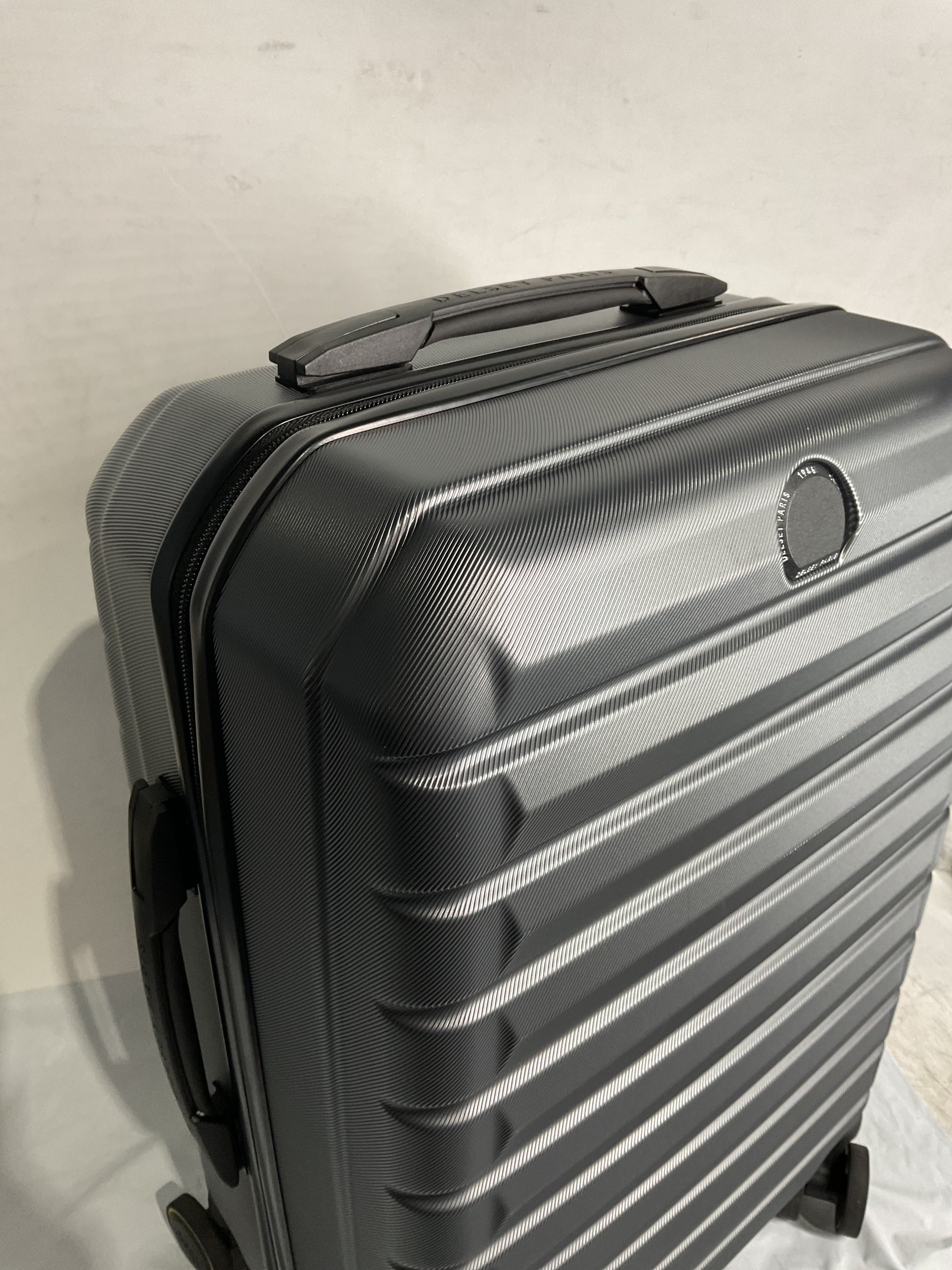 Delsey Helium Edge Carry on Graphite U1