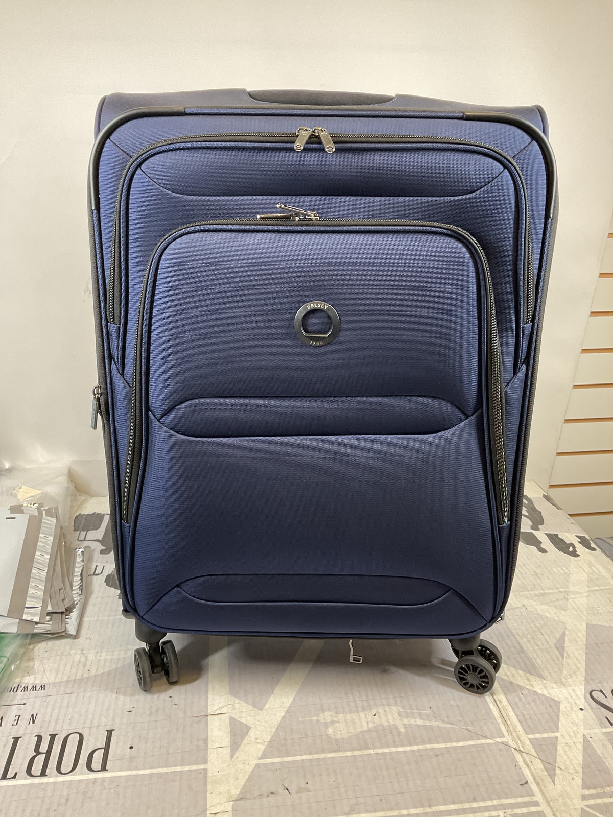 Delsey Paris 24 in Medium Checked Luggage U1
