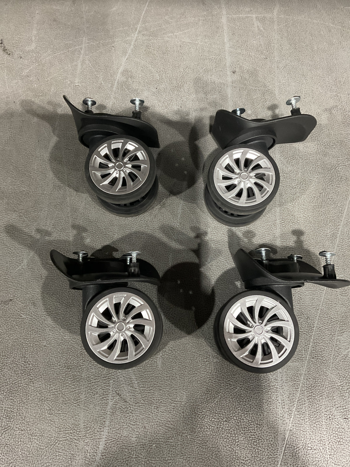 Delsey Paris Jessica Gold Medium Set of 4 Wheels U17