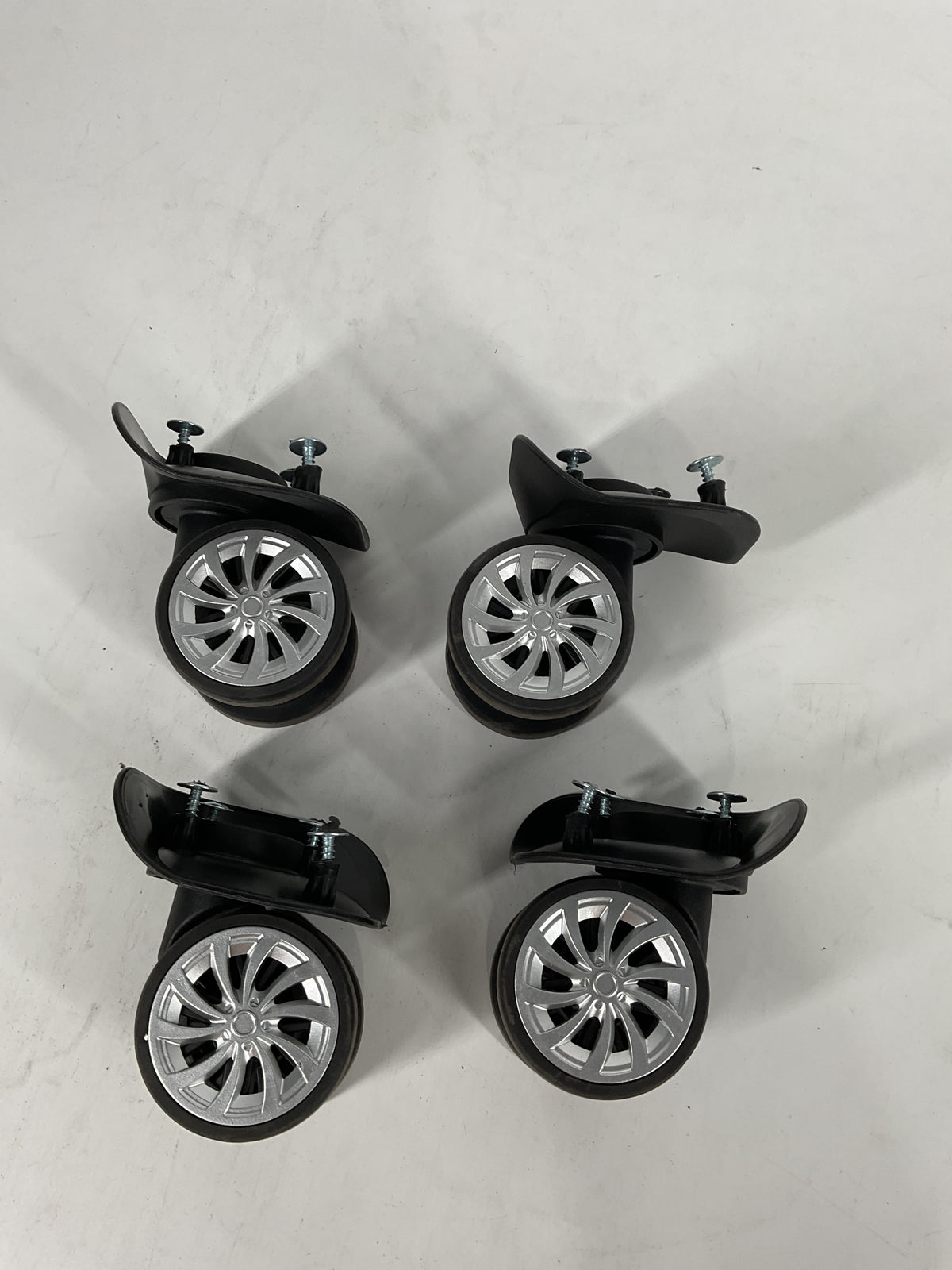 Delsey Paris Jessica Gold Large Set of 4 Wheels U44