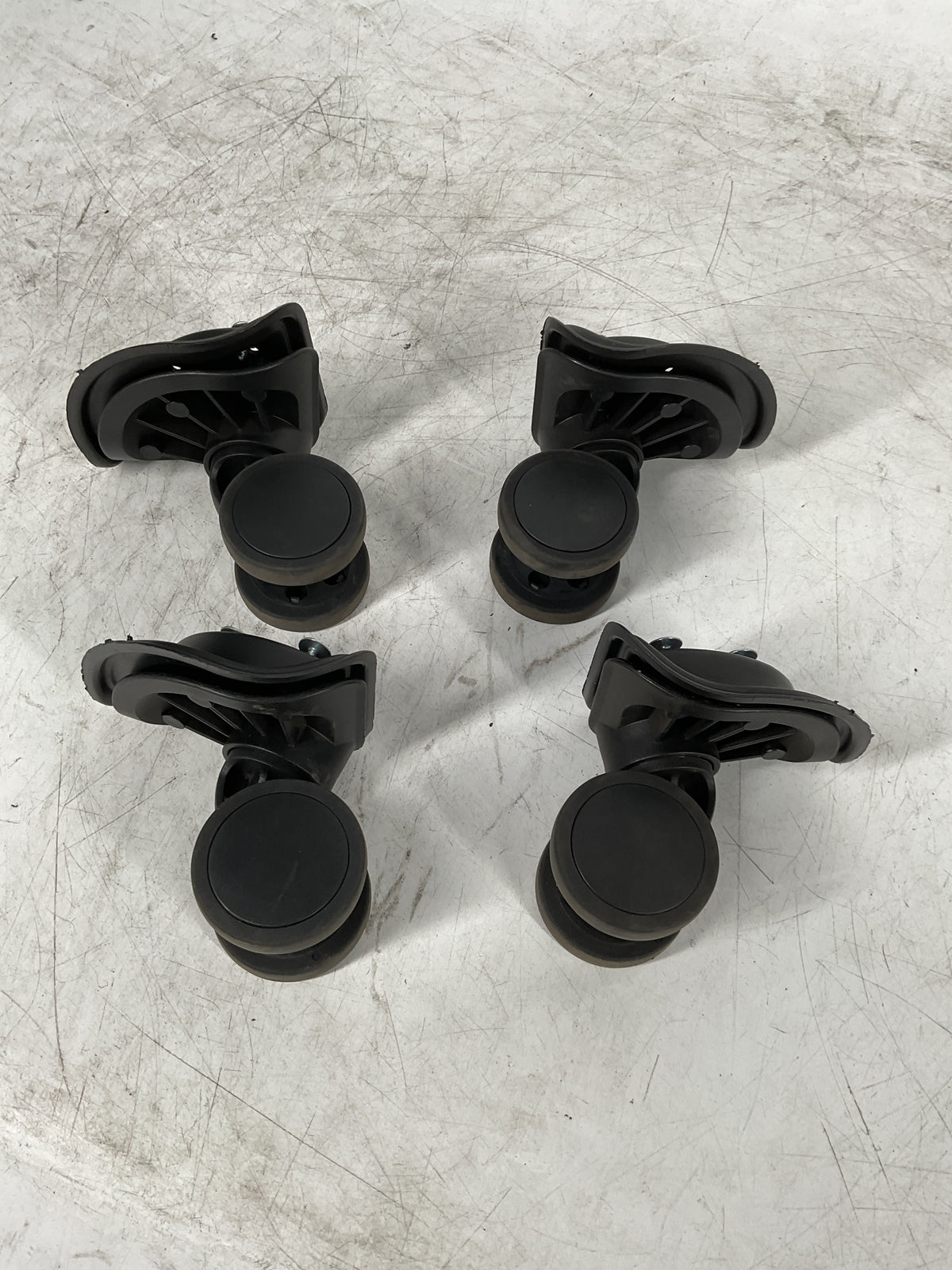 Delsey Paris Alexis Large Set Of 4 Wheels U58