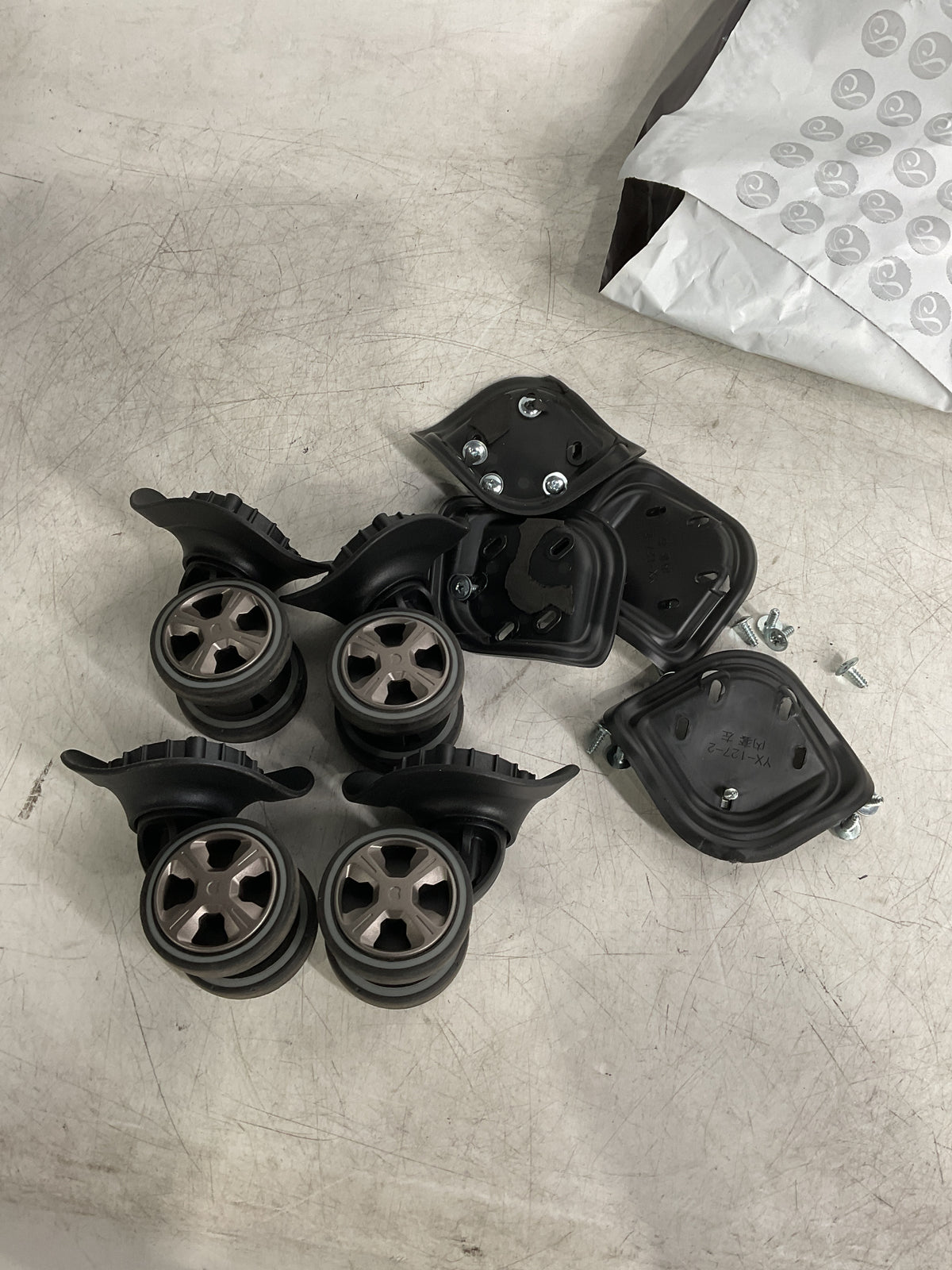 Delsey Paris Cruise Carry On Set of 4 Wheel U62