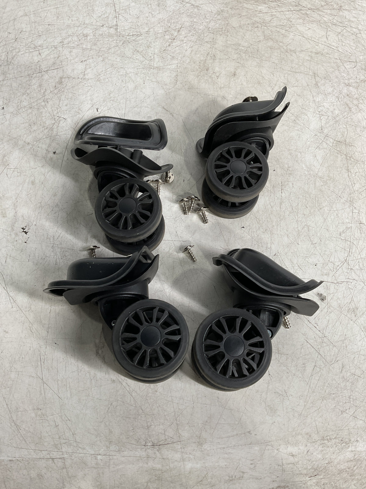 Delsey Paris Helium Aero Carry On Set of 4 Wheels U64