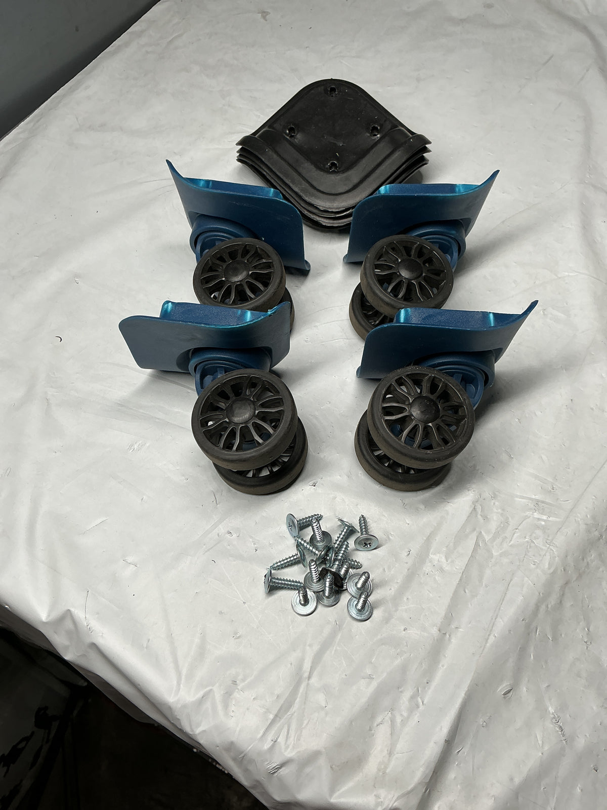 Delsey Paris Comete Large Set of 4 Wheels U83