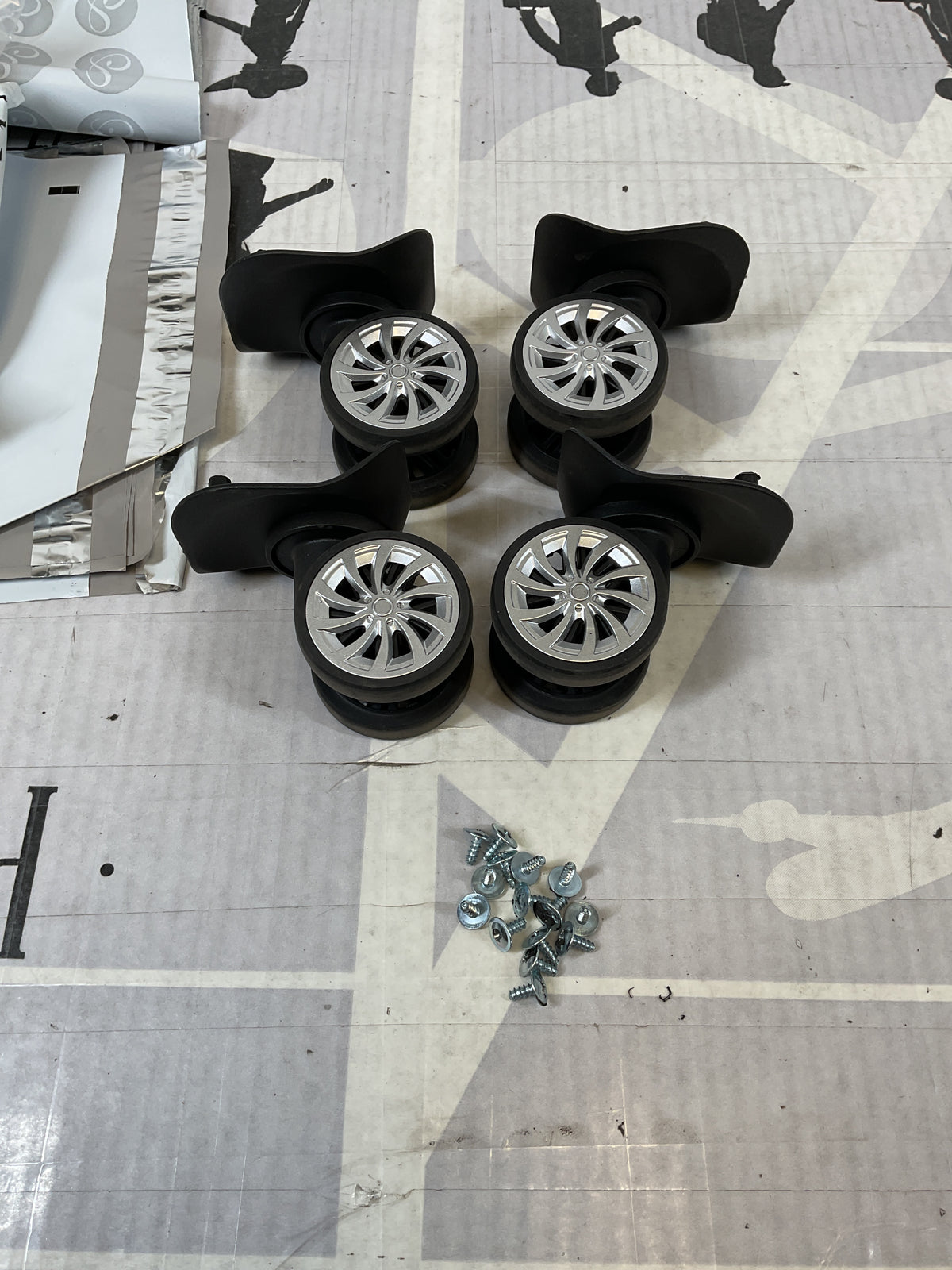 Delsey Paris Jessica Large Set of 4 Wheels U96