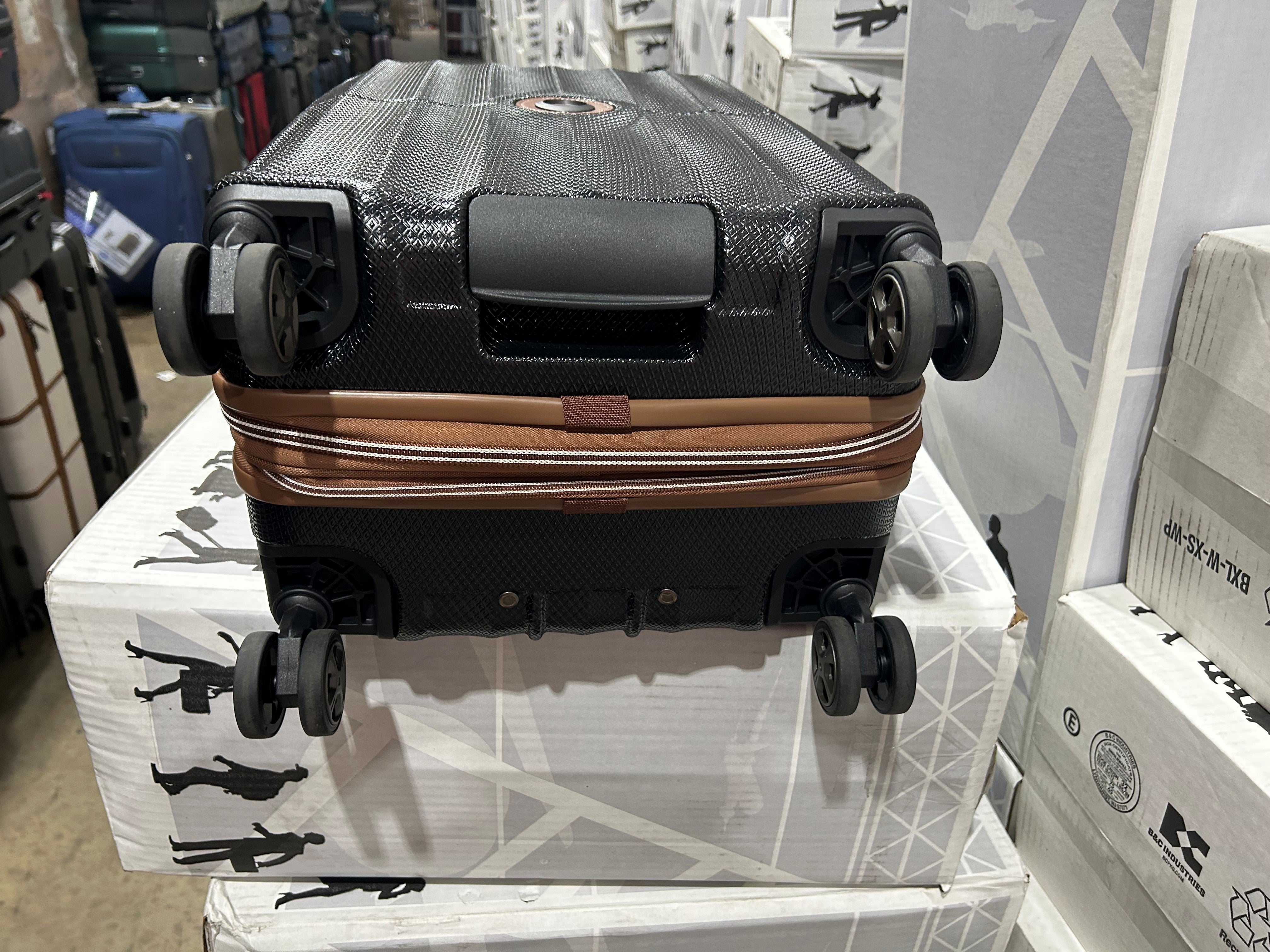 DELSEY Paris Carrousel Hardside Expandable Luggage with Spinner Wheels U2