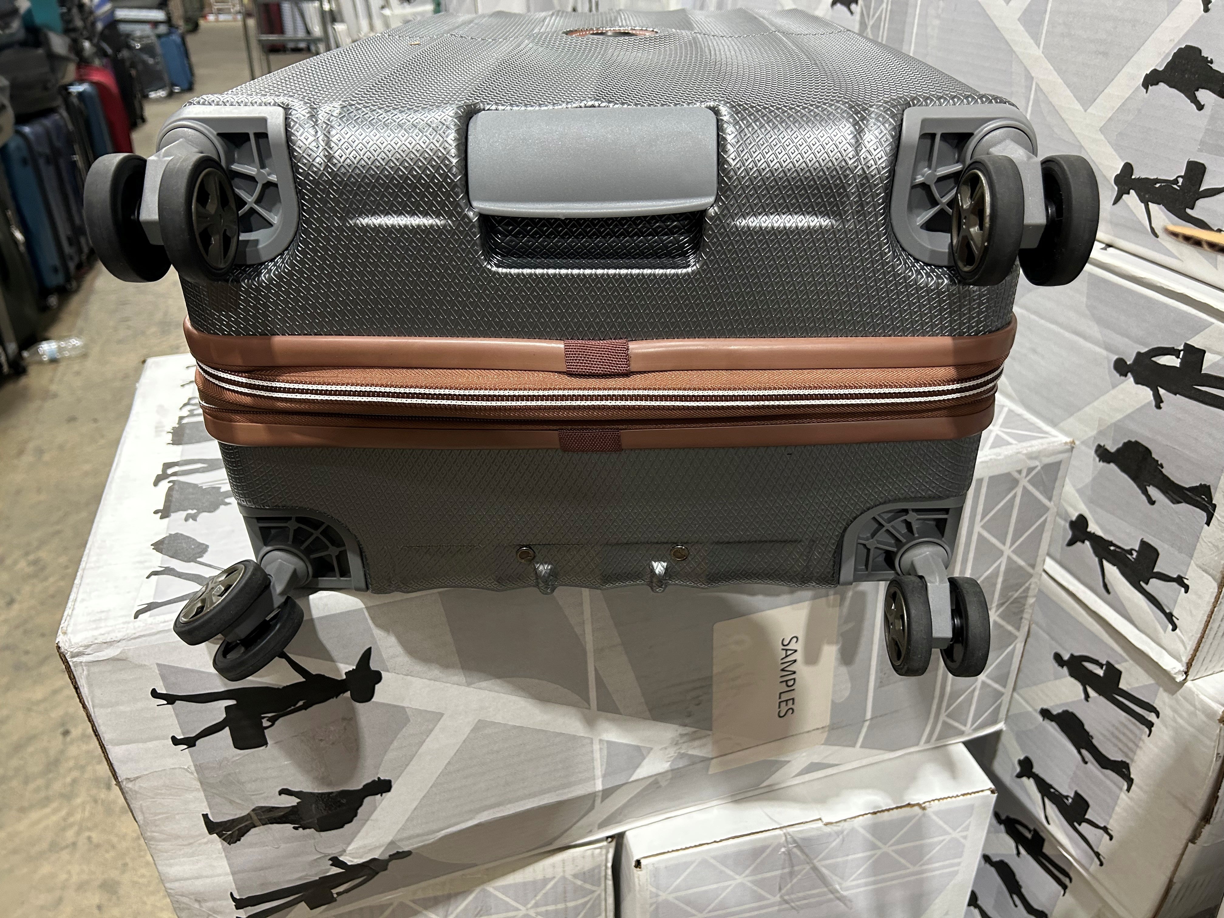 DELSEY Paris Carrousel Hardside Expandable Luggage with Spinner Wheels U1