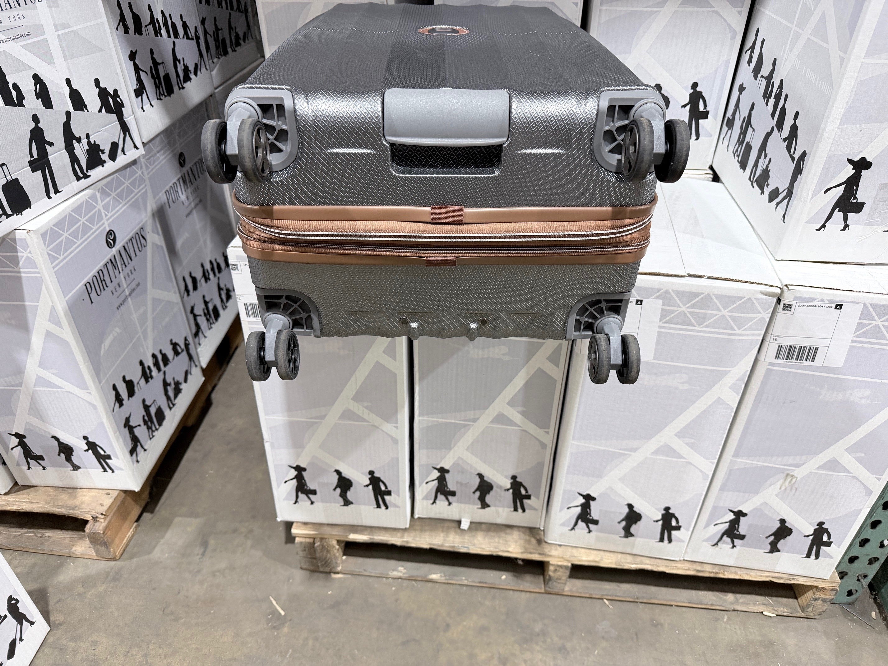 DELSEY Paris Carrousel Hardside Expandable Luggage with Spinner Wheels Graphite Checked Medium 24 Inch U2