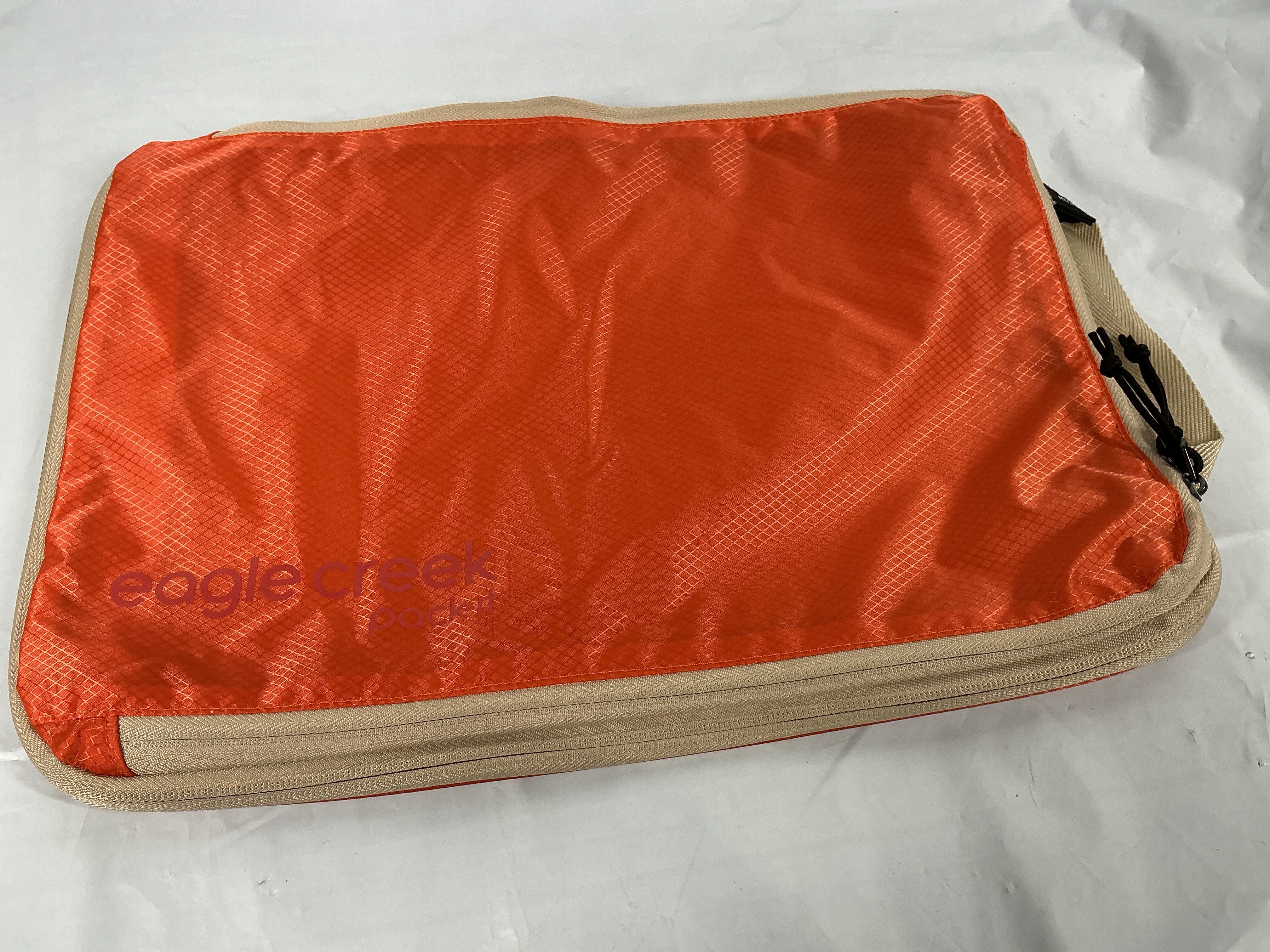 Eagle Creek Pack-It Isolate Compression Cube ( Mandarin - Isolate (New) , Medium ) Mandarin - Isolate (New) Medium U1