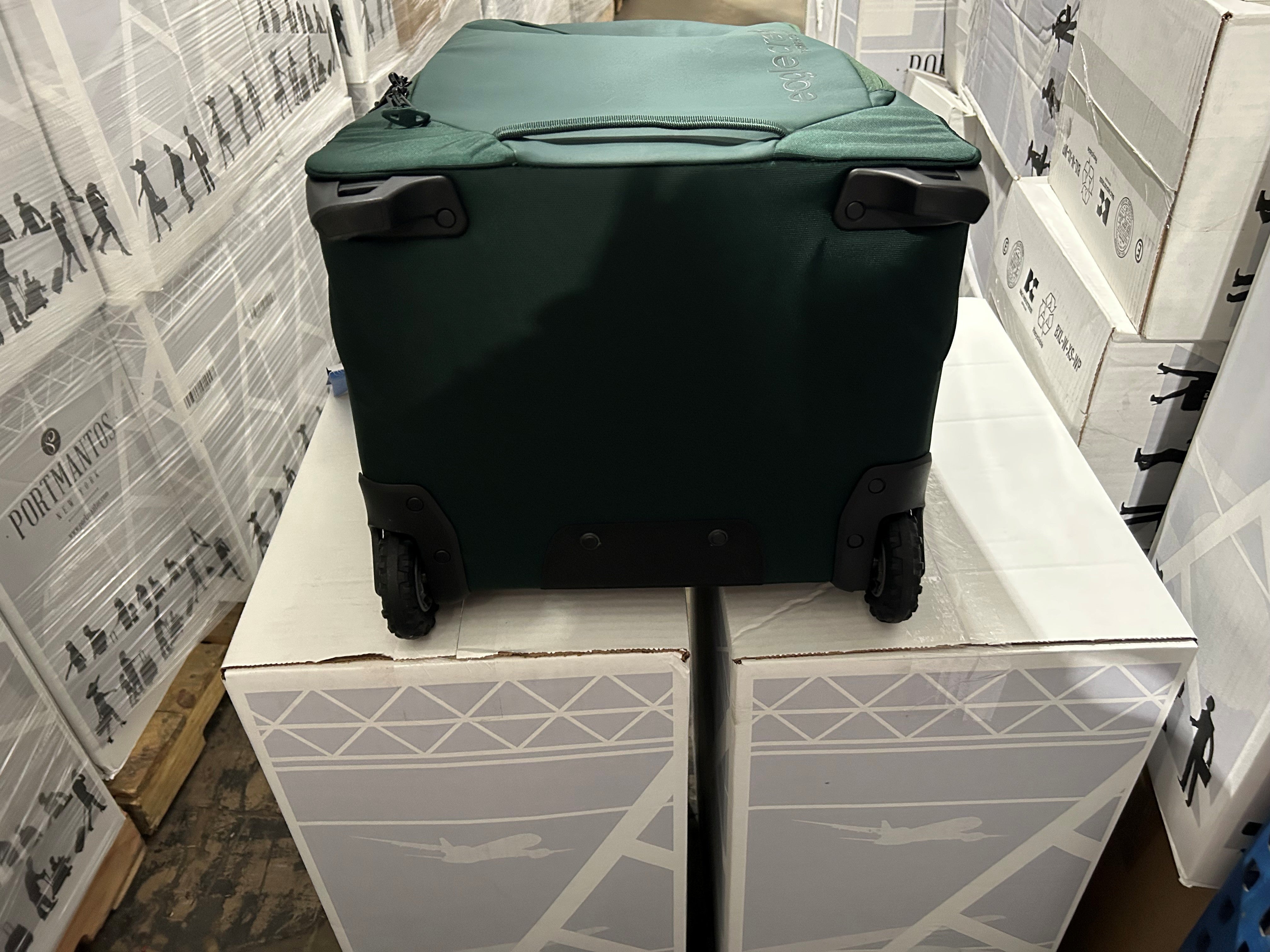 eagle creek Tarmac XE 95 L Rolling Suitcase with Wheels - 2-Wheel with Heavy-Duty Housing, Laptop Sleeve, Compression Wings, and Internal Organization, Arctic Seagreen - 95L U1