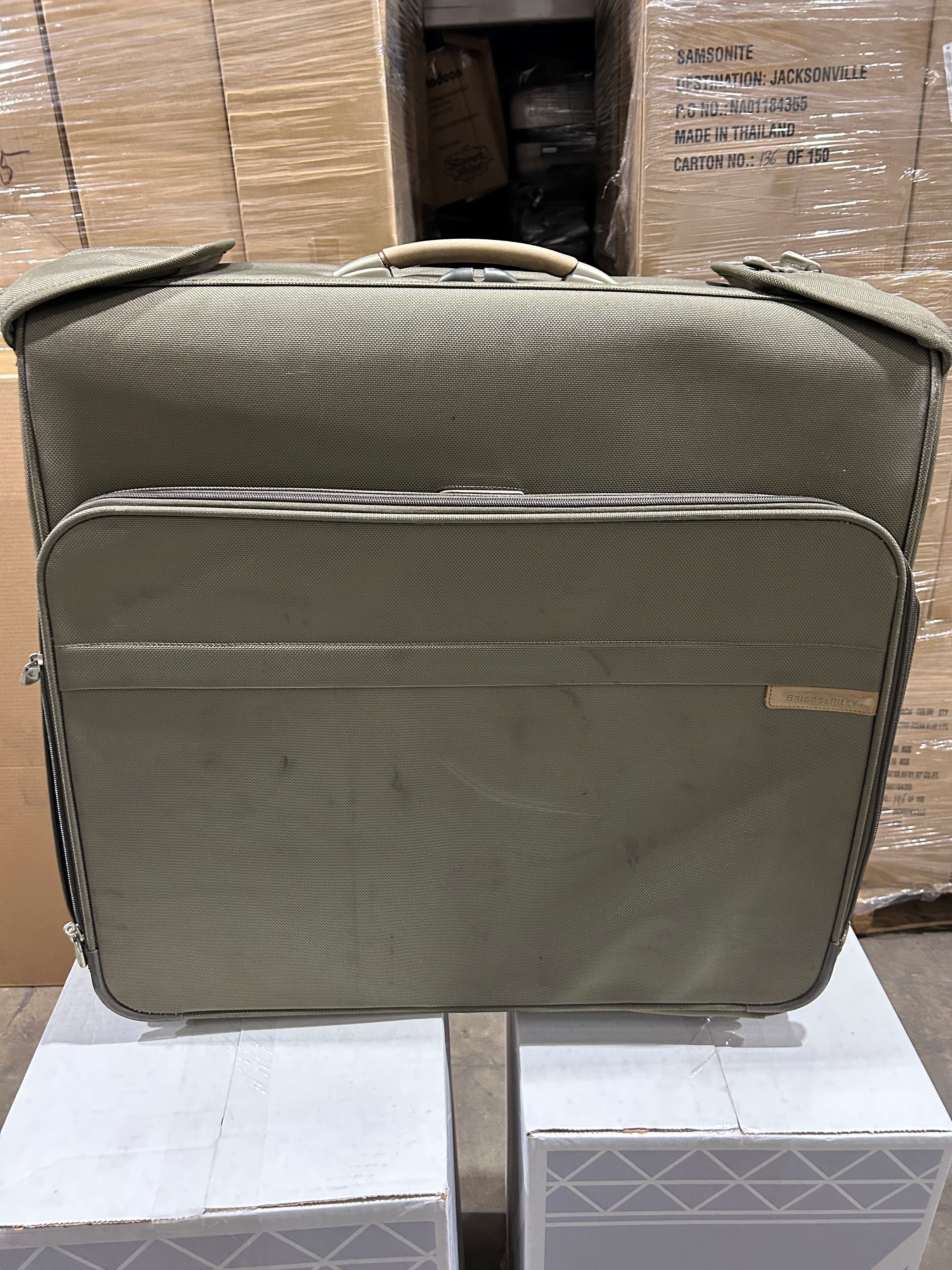 Briggs & Riley Baseline Wheeled Wardrobe Bag U1