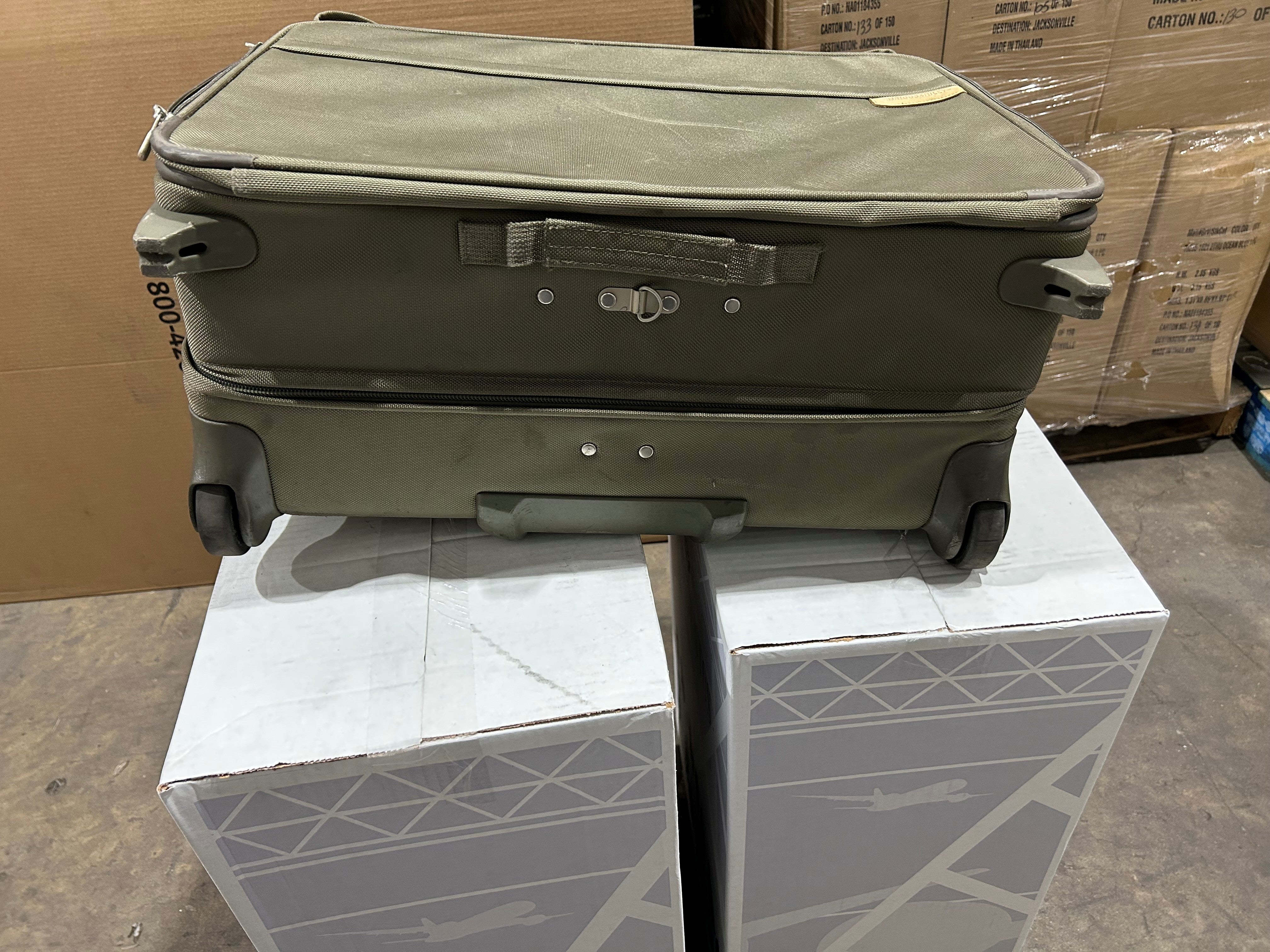 Briggs & Riley Baseline Wheeled Wardrobe Bag U1