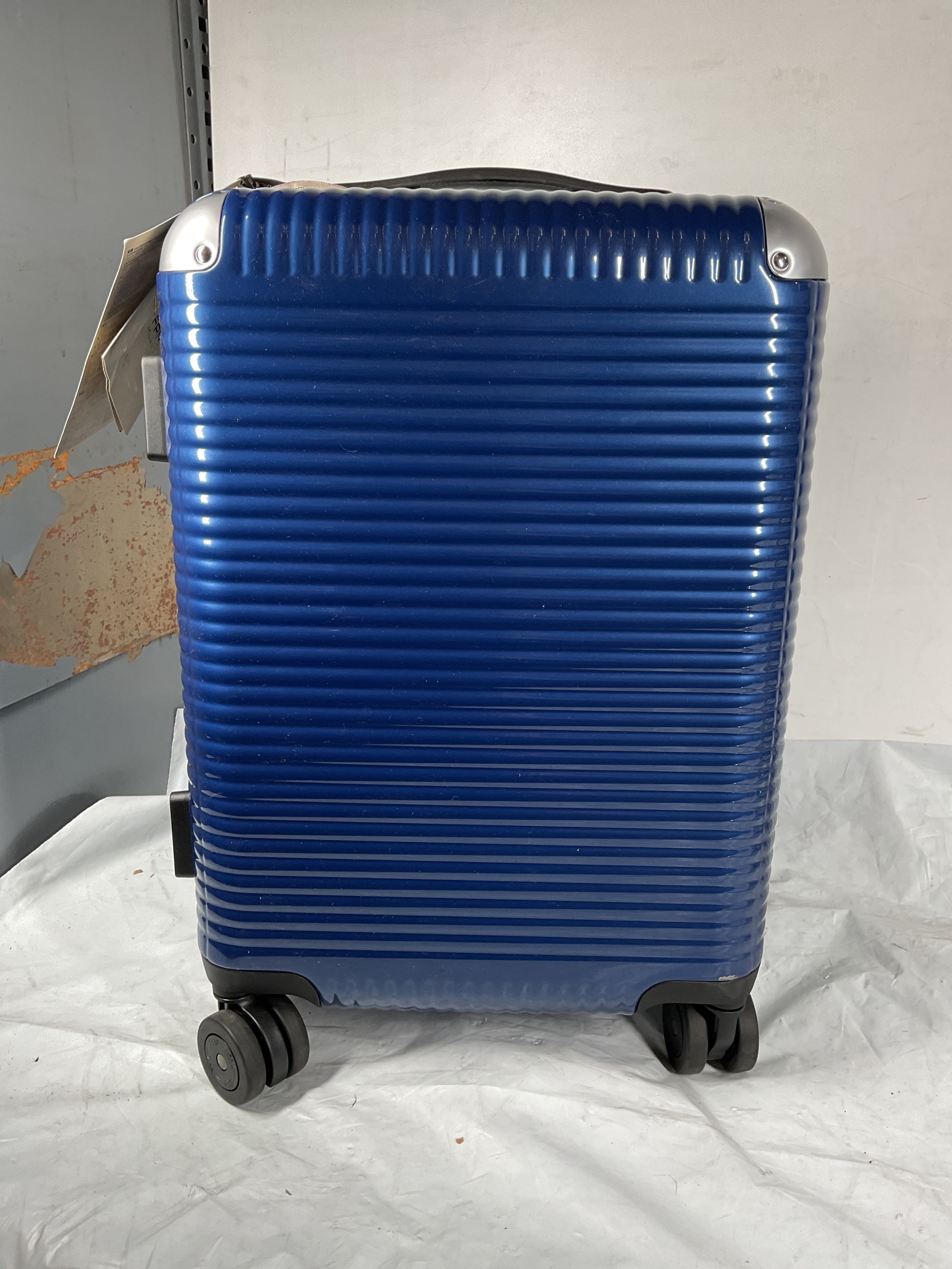 FPM Milano Bank Light Spinner, Durable Luxury Luggage Made in Italy, 4-Wheeled Smooth Dual Spinner Wheels, TSA Lock and Butterfly Clips for Safety ( Indigo Blue , 53 ) Indigo Blue 53 U1