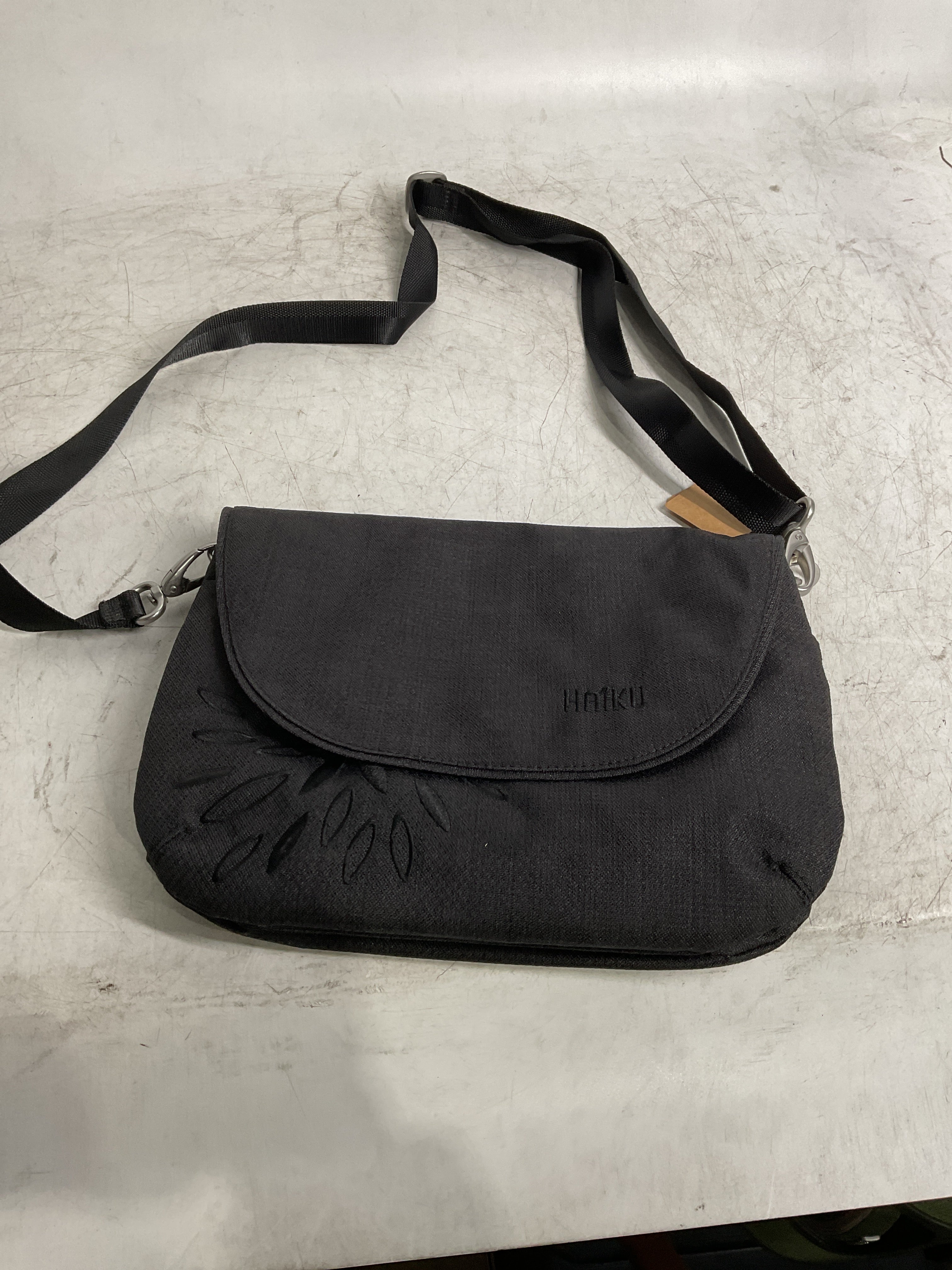 Haiku Lark ( Black in Bloom , One Size ) Black in Bloom One Size U1