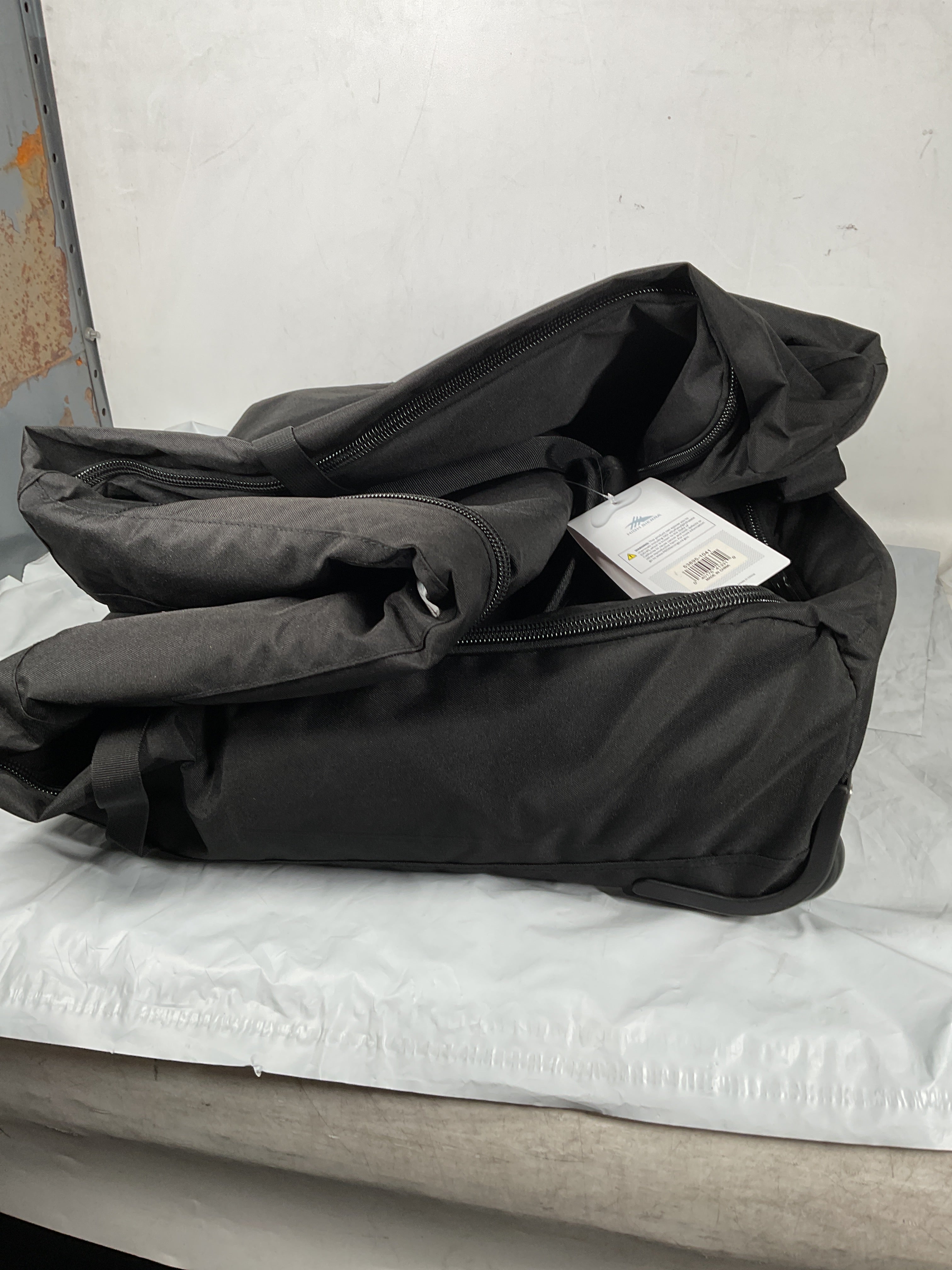 High Sierra Deluxe 185cm Wheeled Double Ski Bag ( Black , One Size ) Black One Size U1